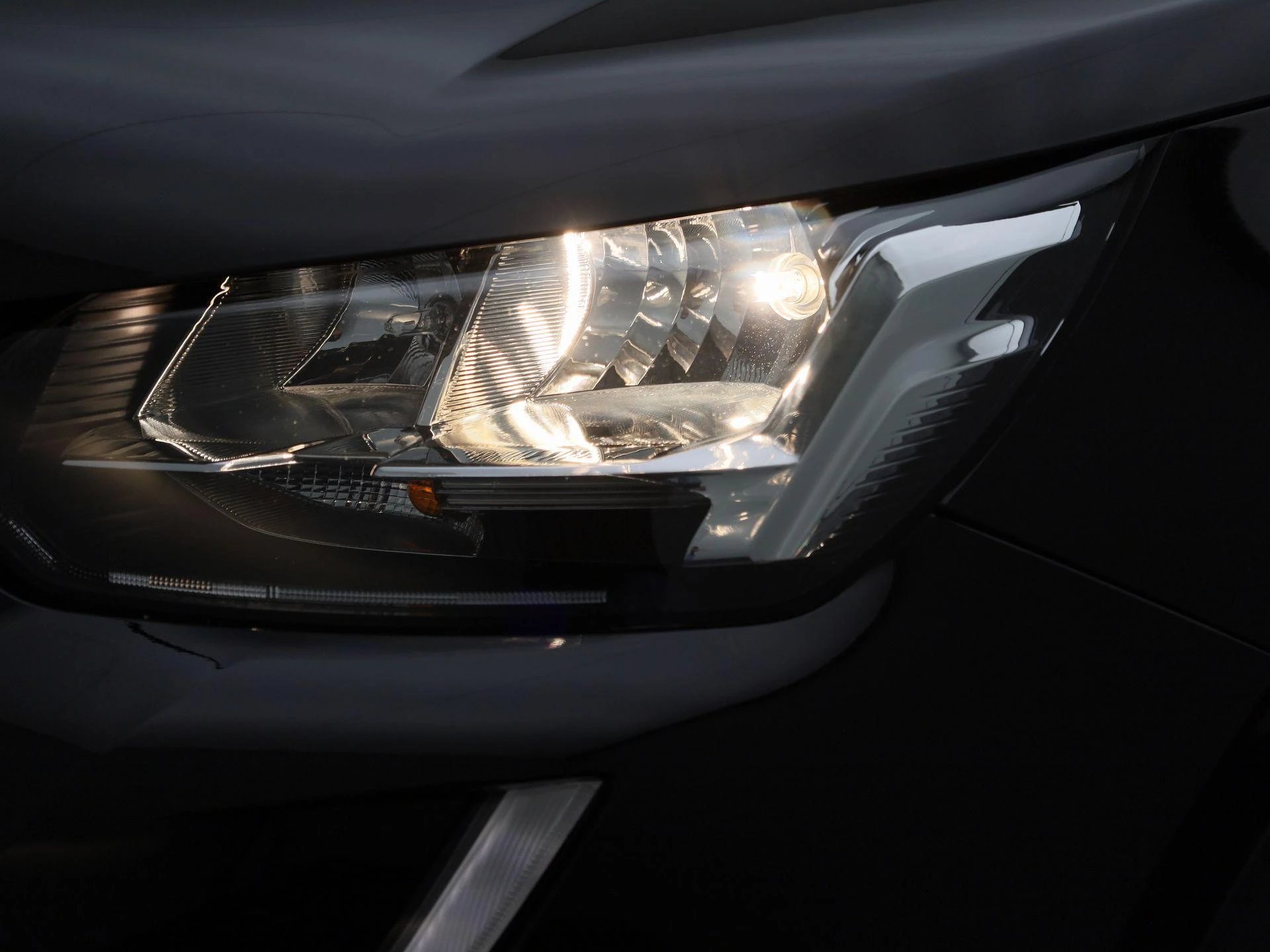 Peugeot 2008 - 13