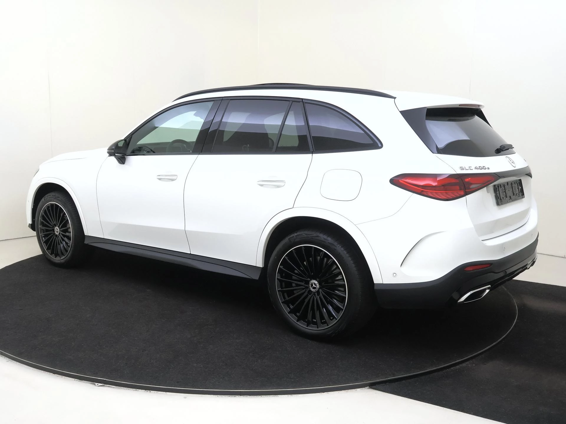 Mercedes-Benz-GLC-image-5