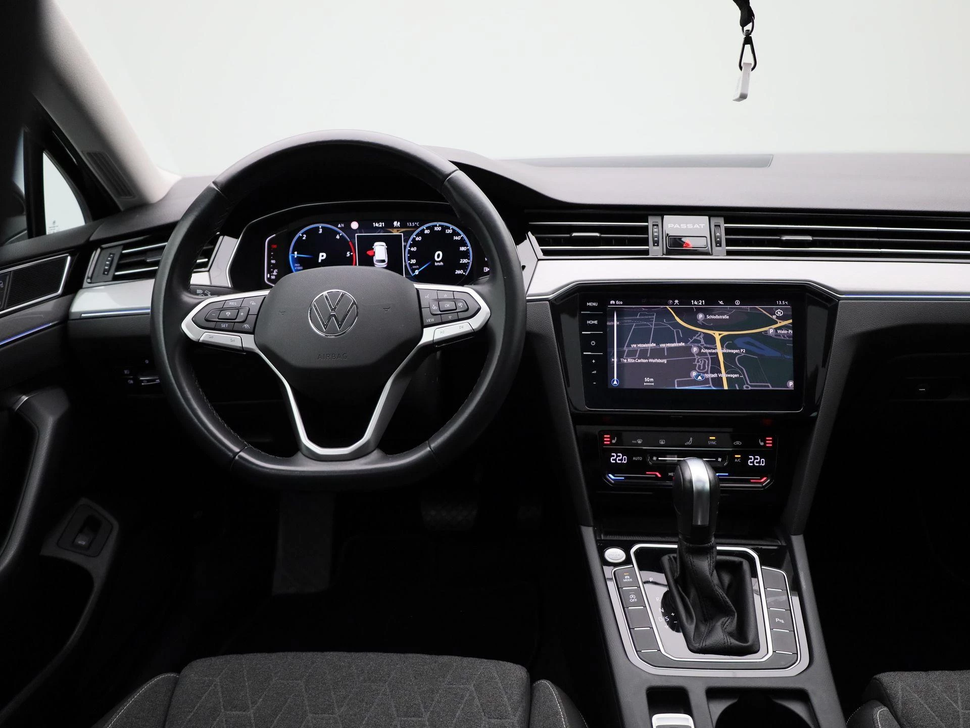 Volkswagen-Passat-image-8