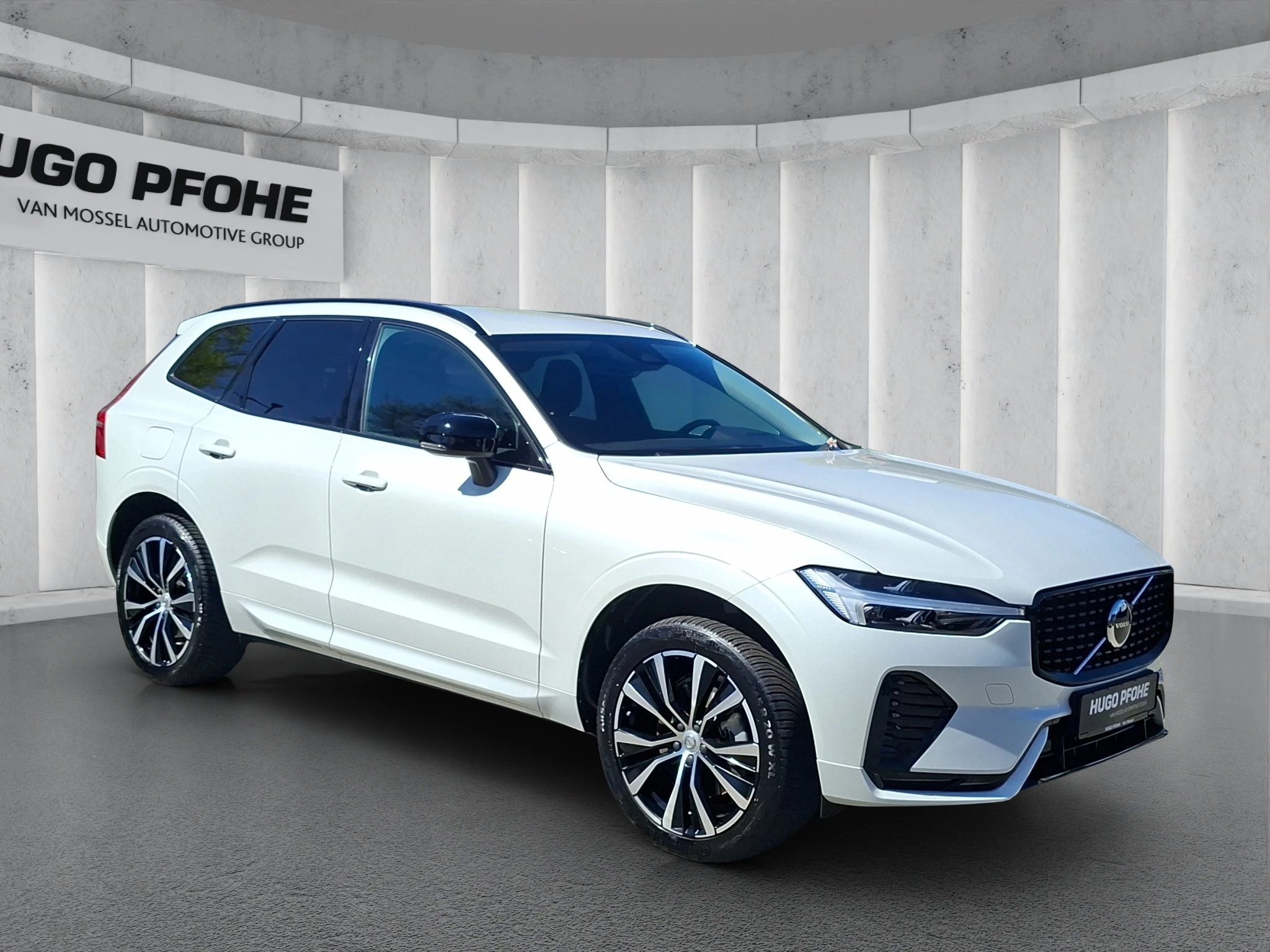 Volvo XC60 B4 Plus Dark 2.0 MHEV Aut. | LED | ACC | GJR | RFK | LEDER | SHZ