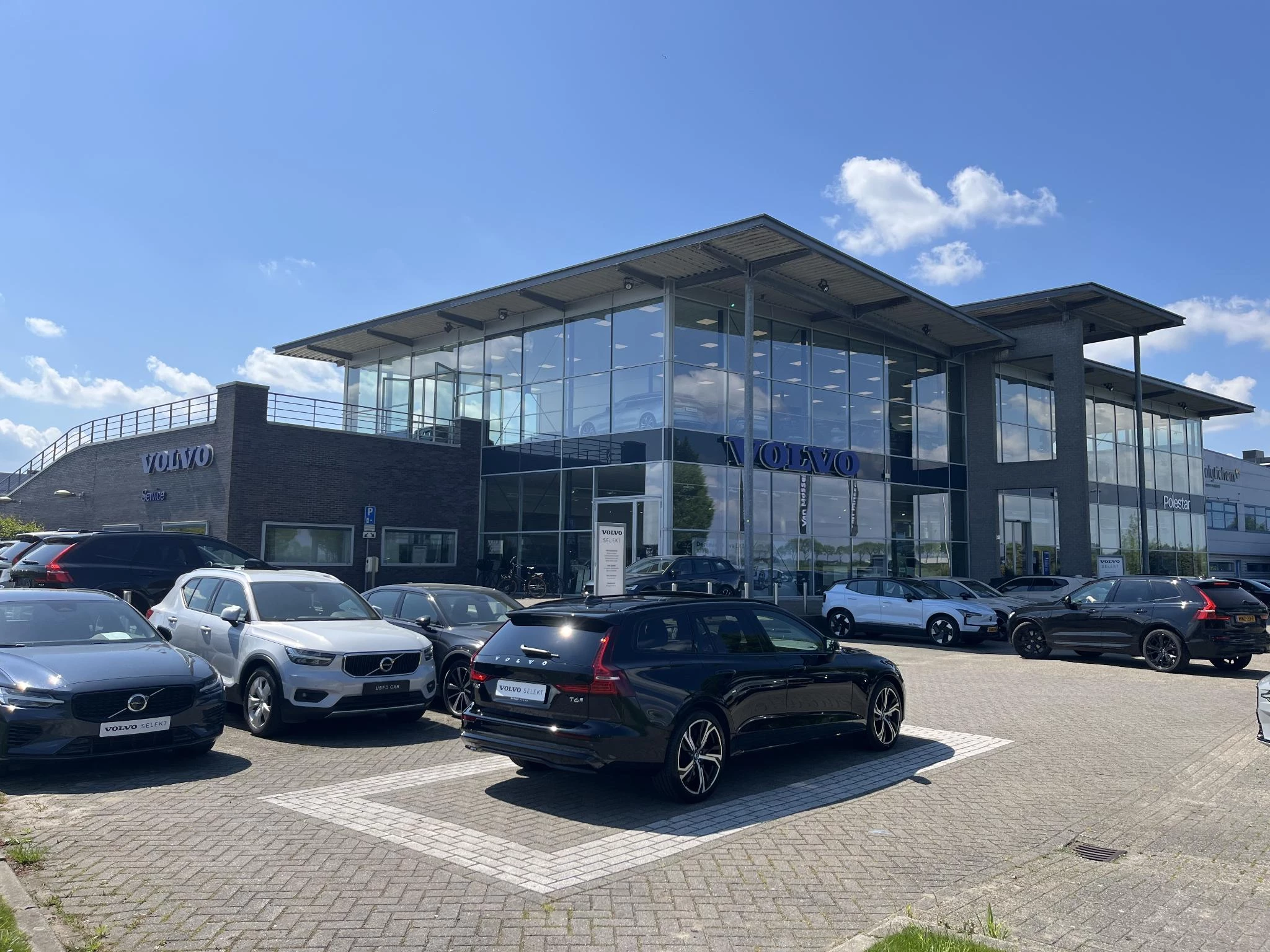 Volvo V60 T6 Plug-in hybrid AWD Ultra Dark