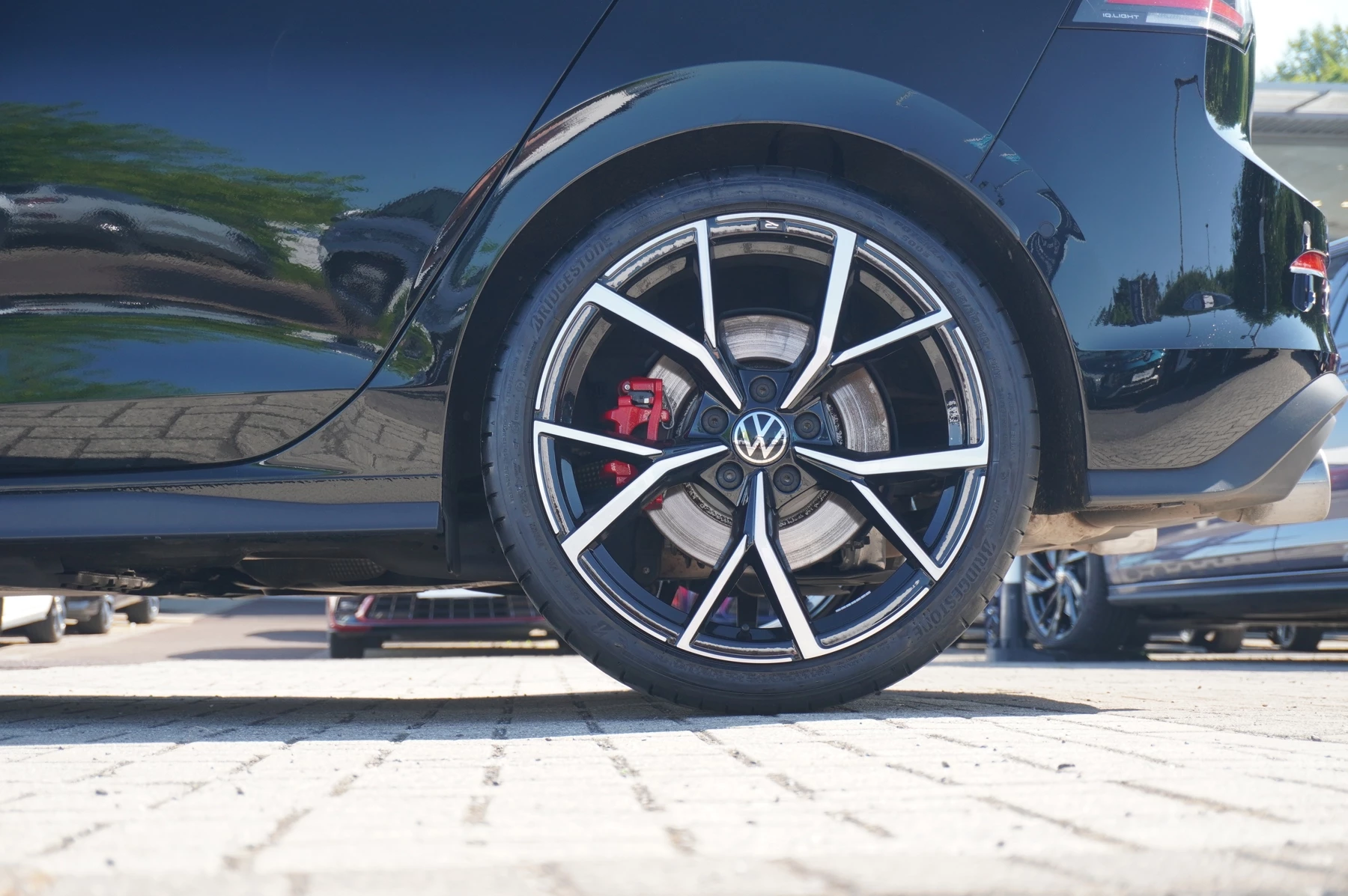 Volkswagen-Golf-image-15