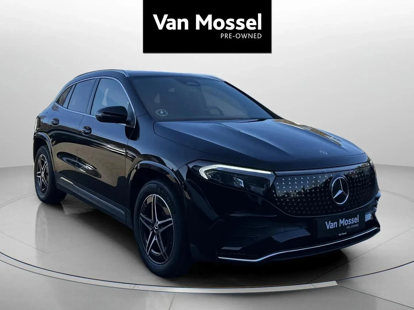 Mercedes-Benz-EQA-image-2