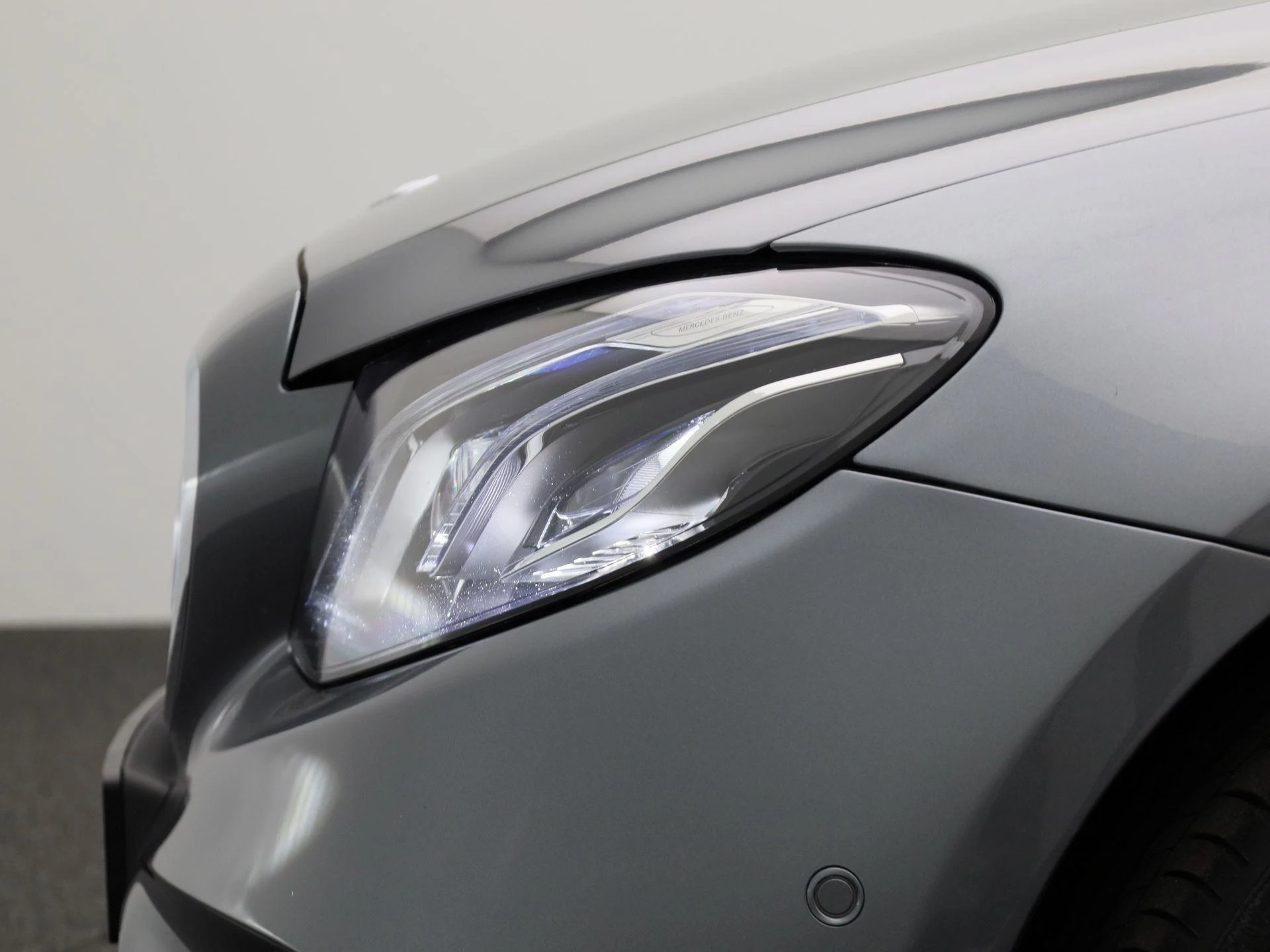 Mercedes-Benz-E-Klasse-image-14