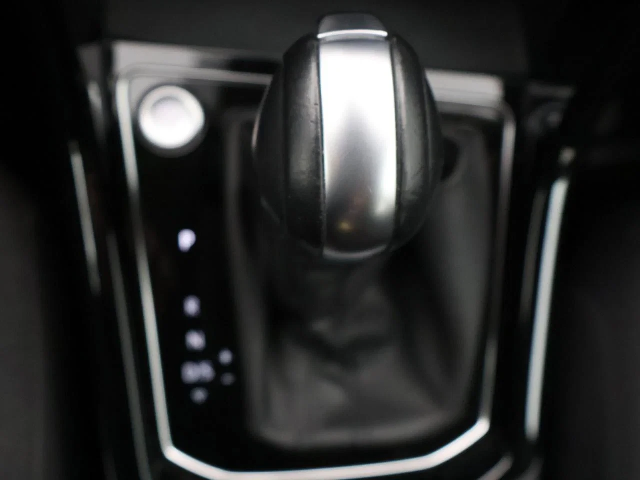 Volkswagen-Touran-image-15