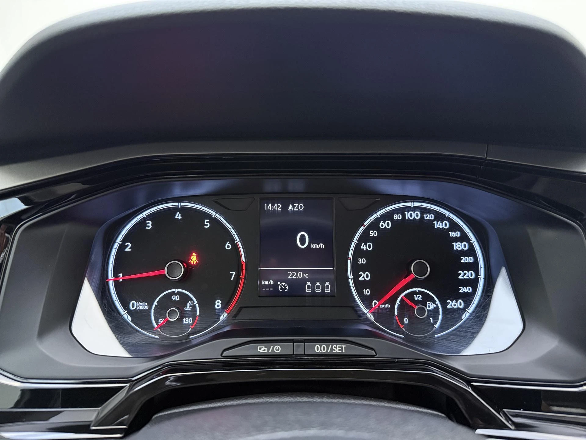 Volkswagen-Polo-image-12
