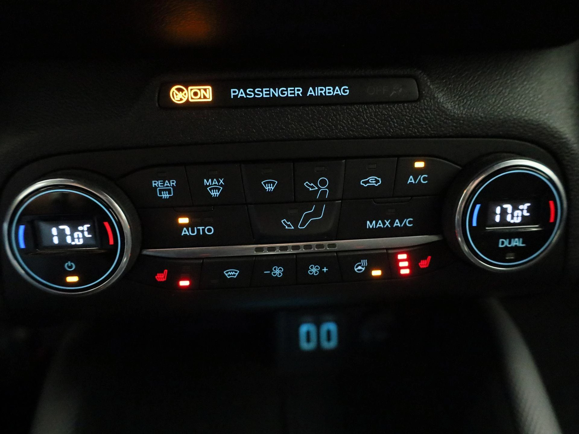 Ford Focus Wagon 1.0 EcoBoost Active X Business
