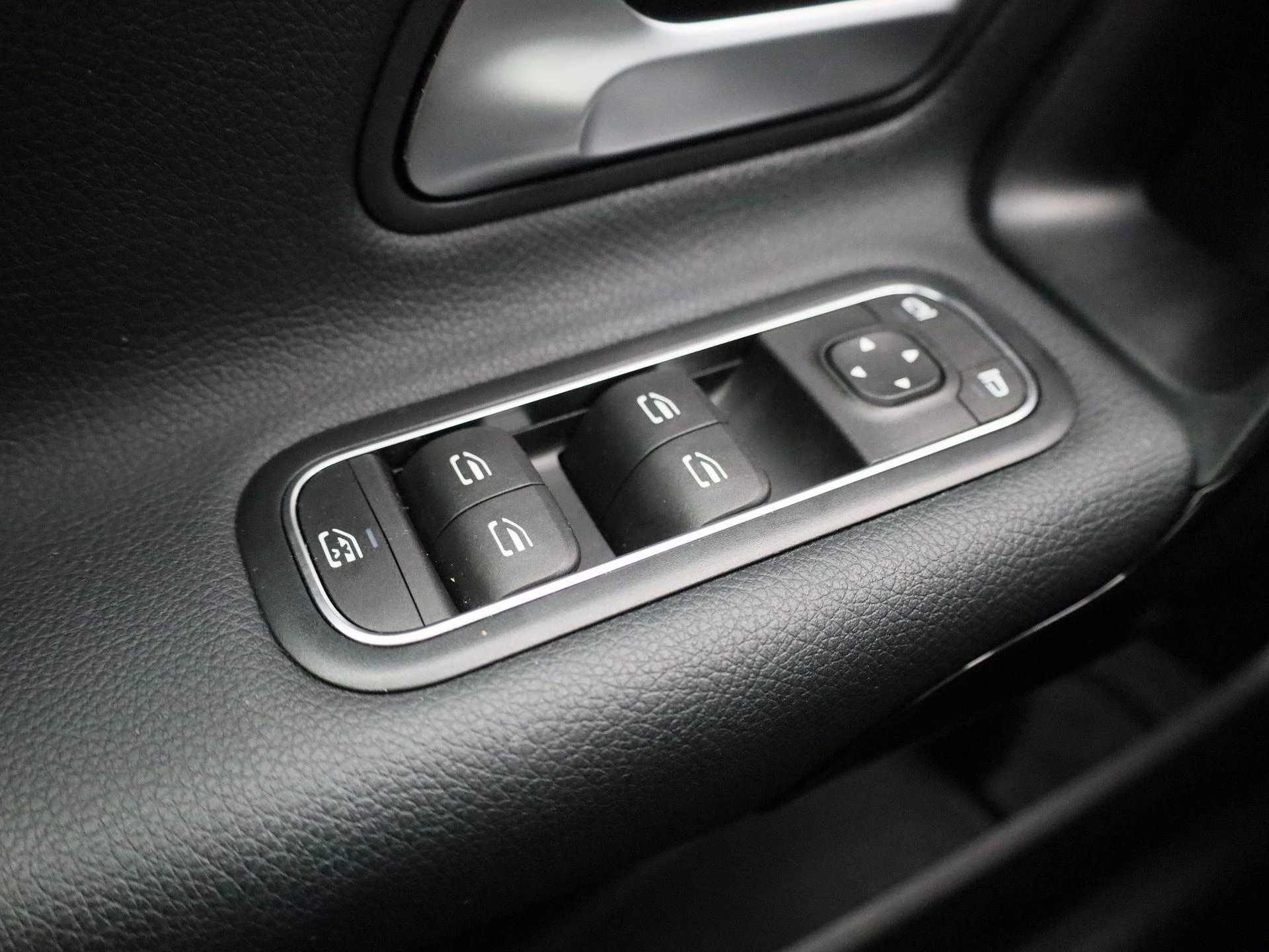 Mercedes-Benz-A-Klasse-image-25