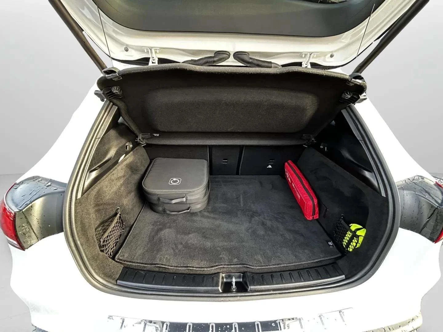 Mercedes-Benz-EQA-image-21