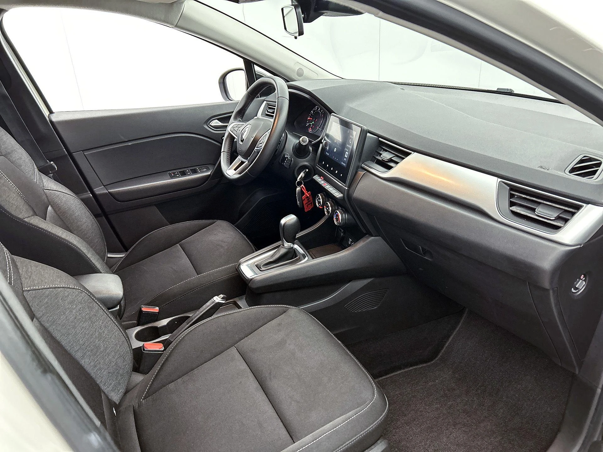 Renault-Captur-image-19