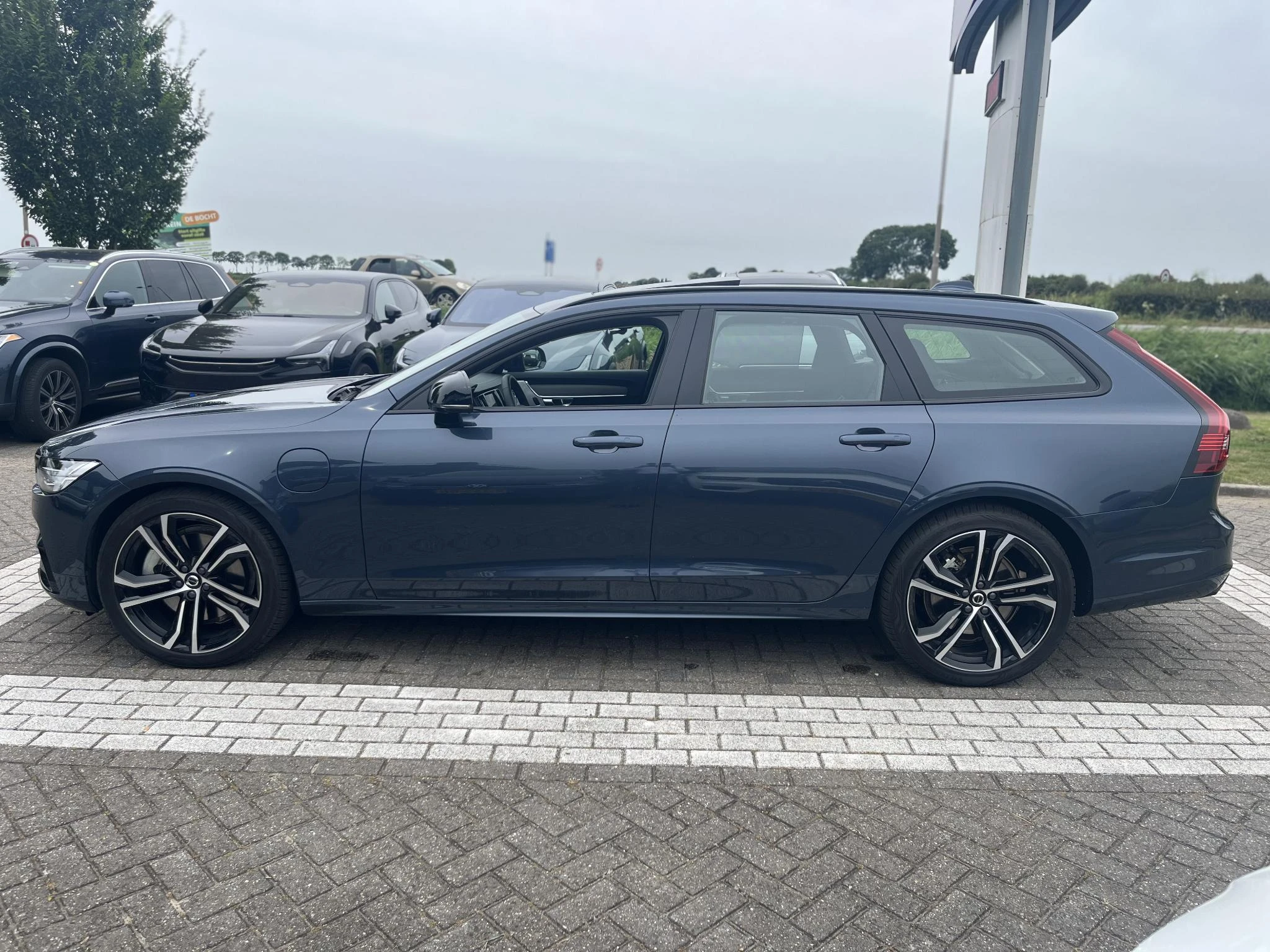 Volvo-V90-image-2
