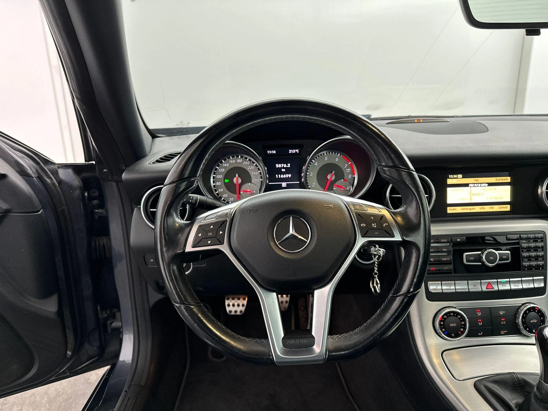 Mercedes-Benz-SLK-image-23