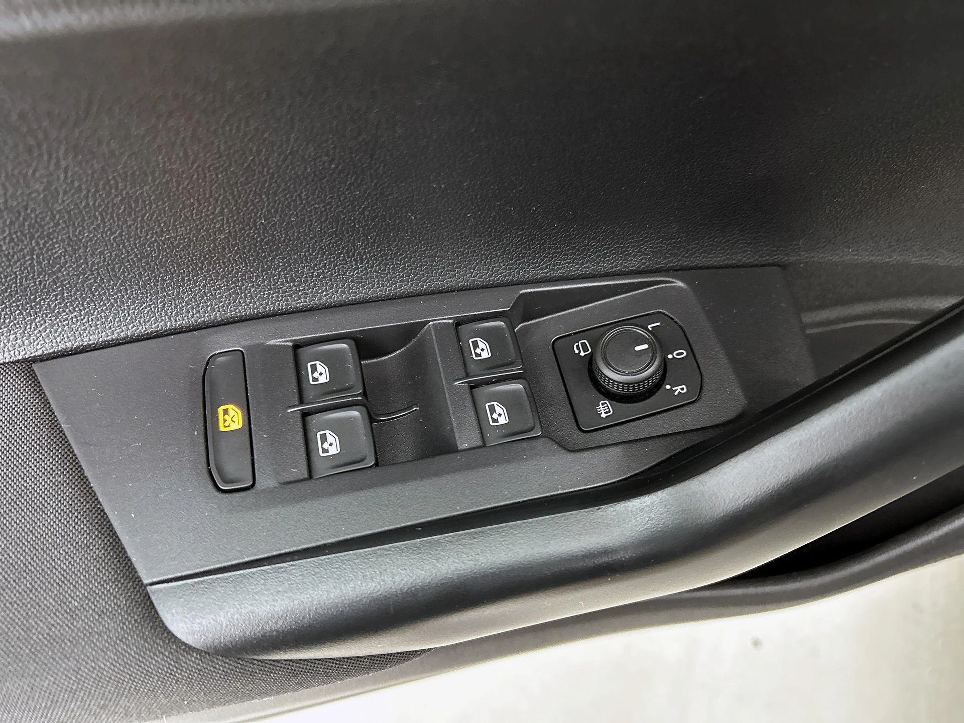 Volkswagen-Polo-image-33