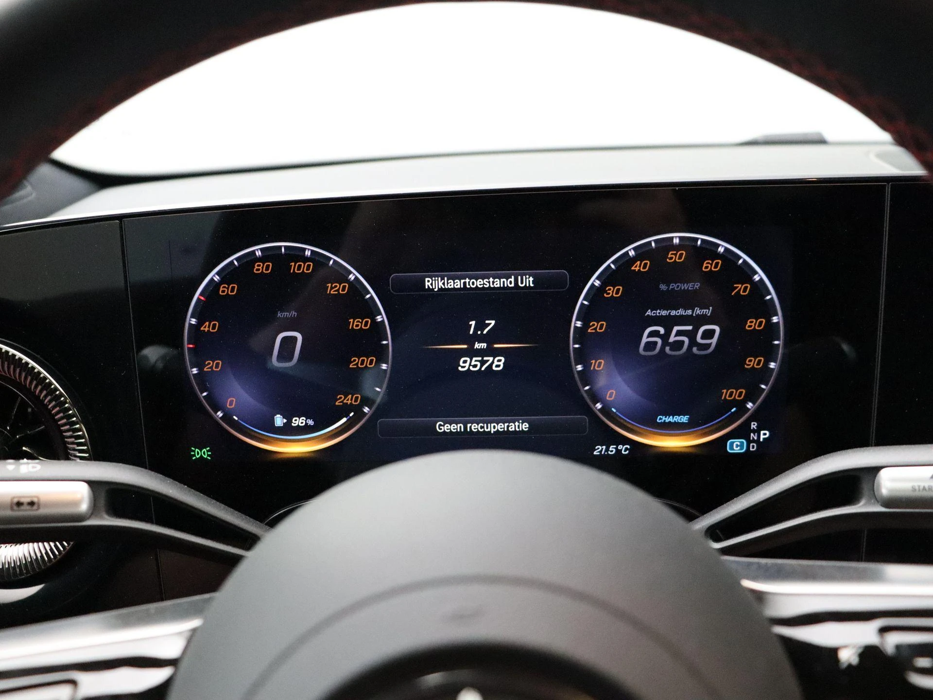 Mercedes-Benz-CLA-image-13