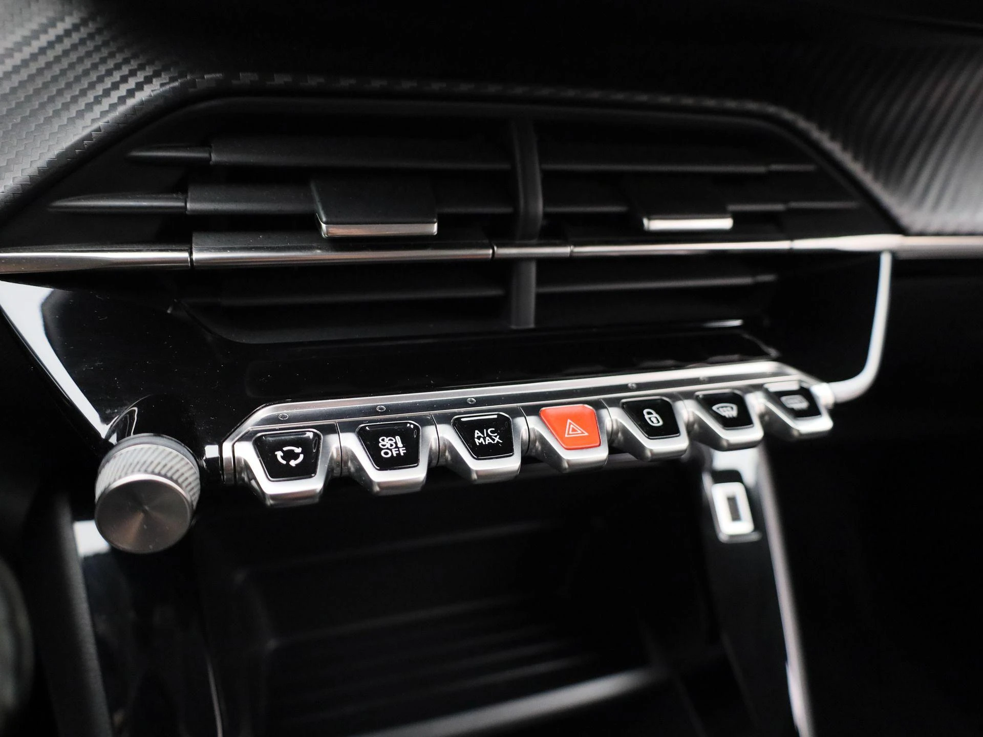 Peugeot-208-image-26