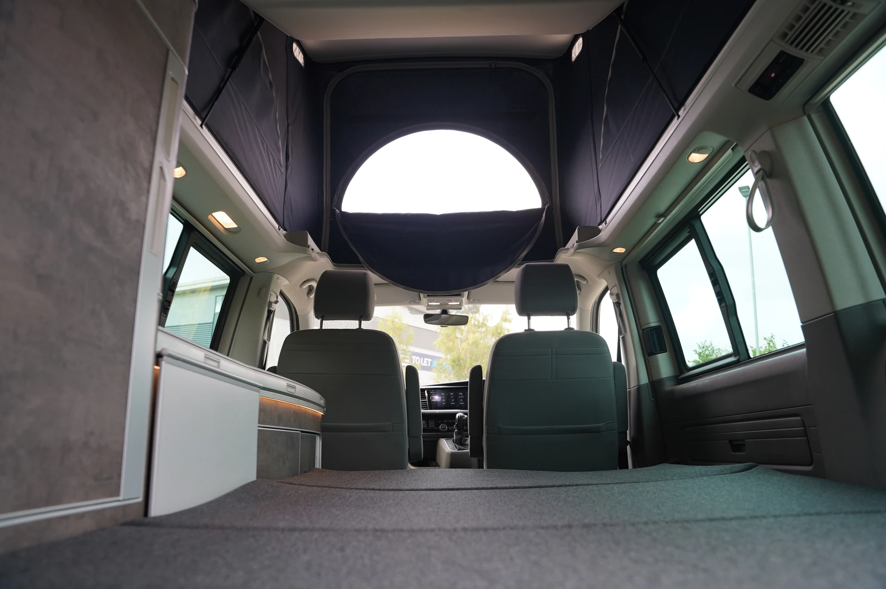 Volkswagen-California-image-12
