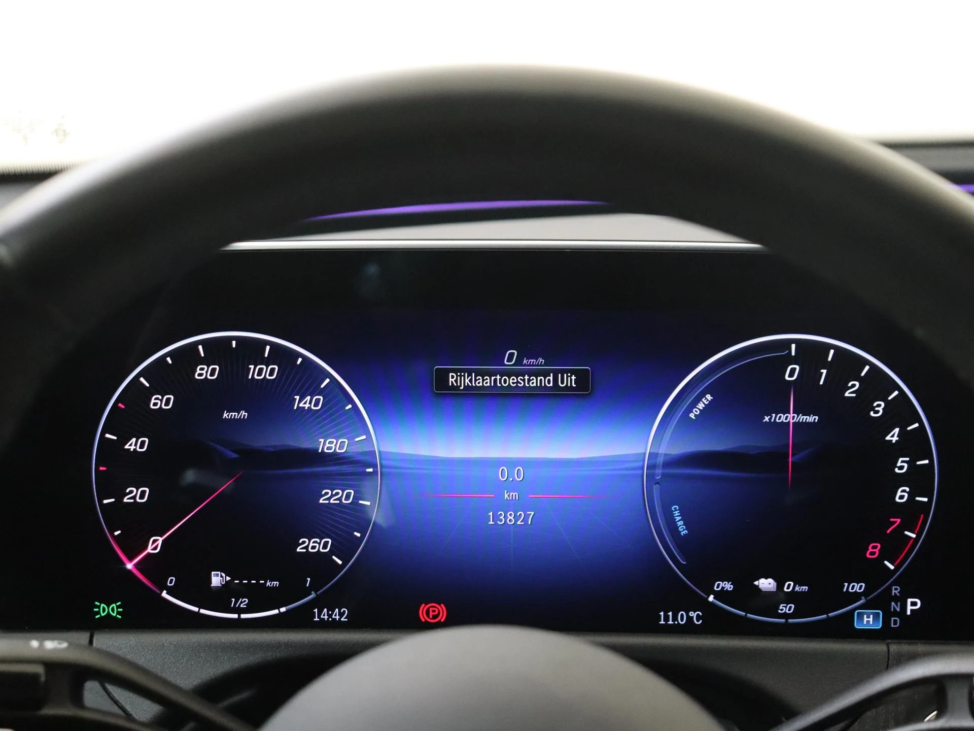 Mercedes-Benz-E-Klasse-image-14