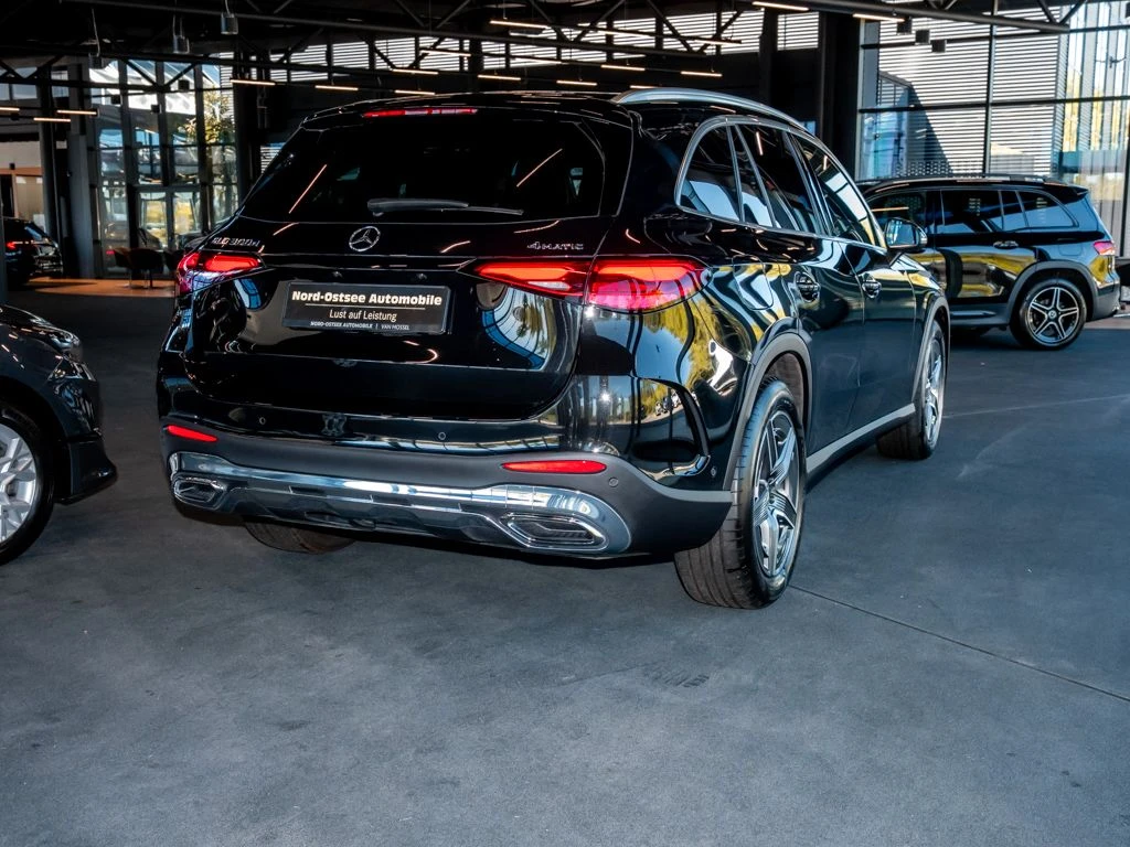 Mercedes-Benz-GLC 300 d-image-5