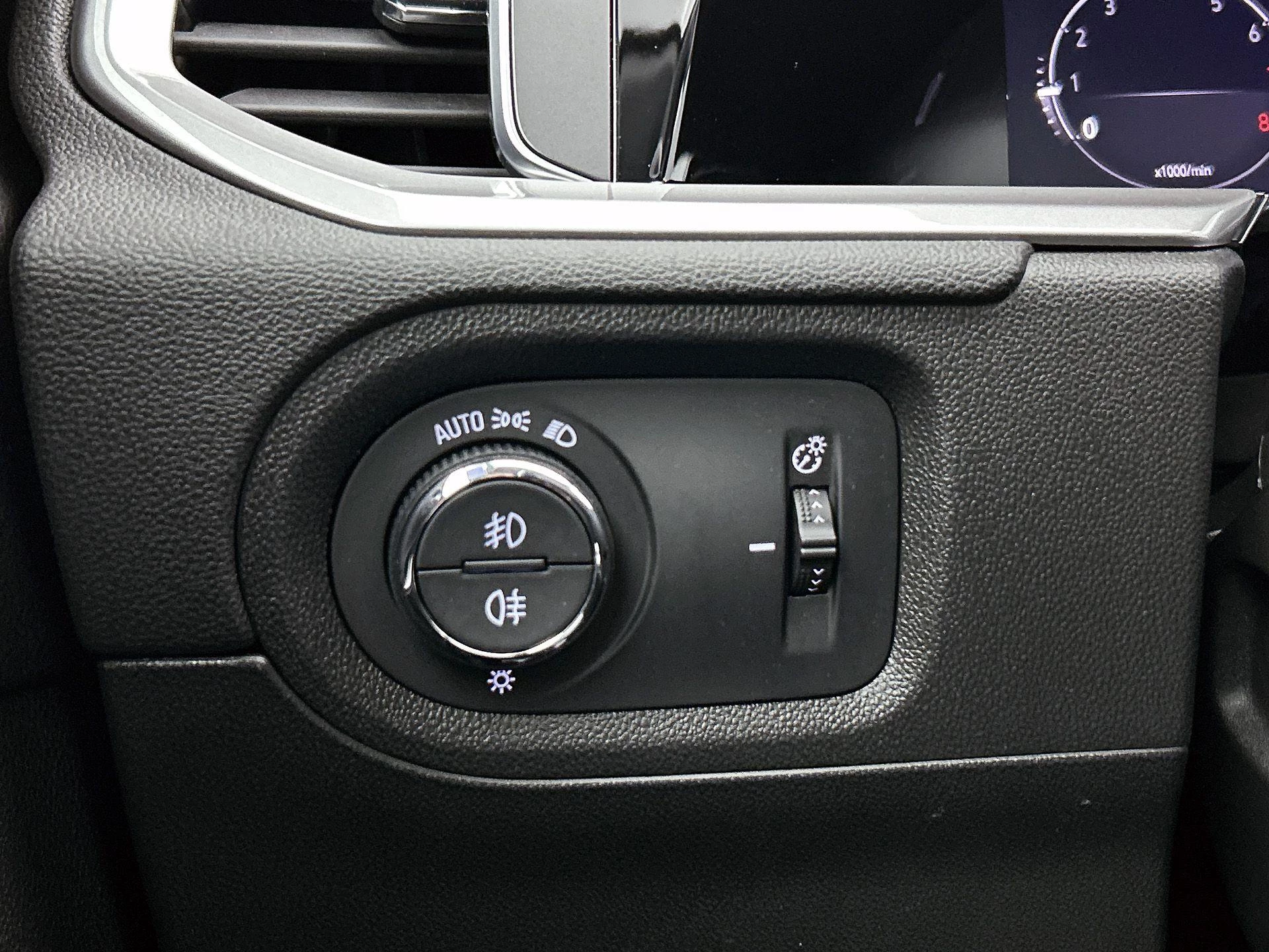 Opel-Grandland-image-14