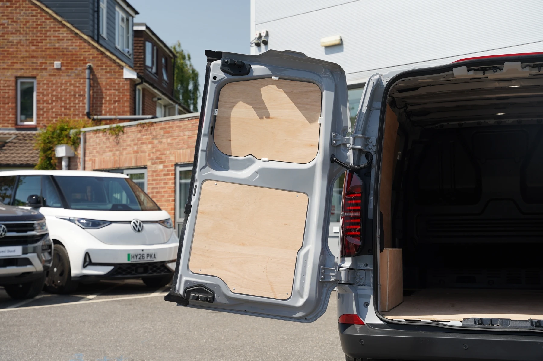 Volkswagen-Transporter-image-32