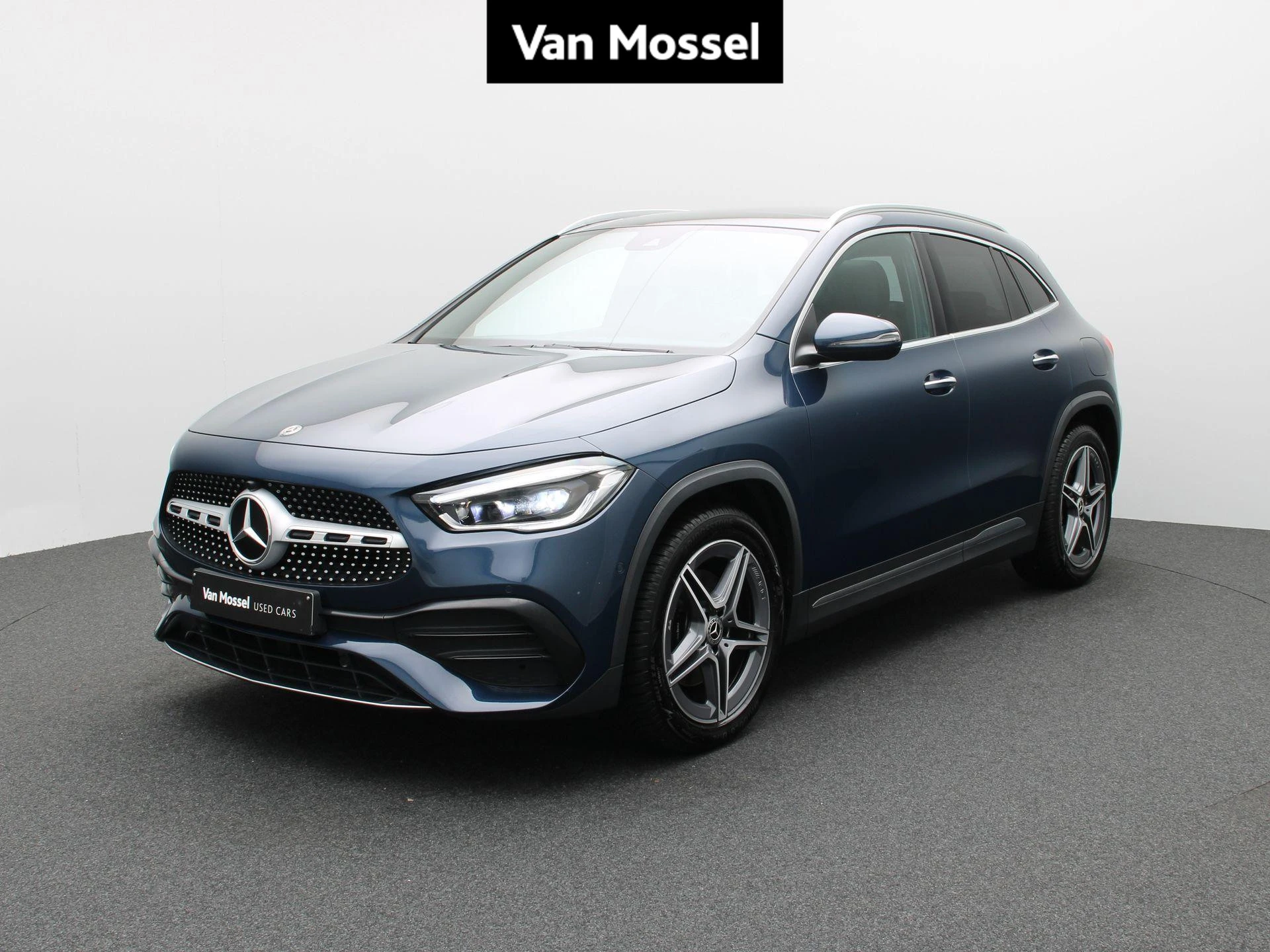 Mercedes-Benz-GLA-image-0