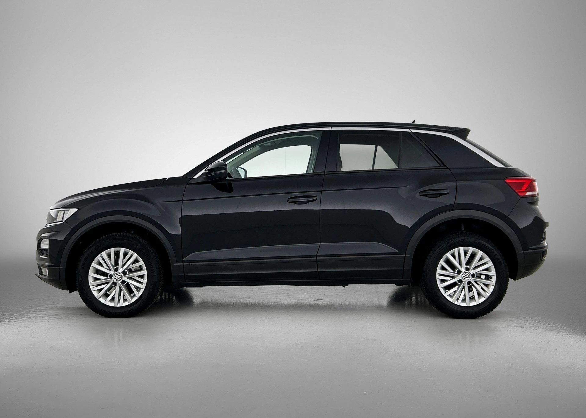 Volkswagen-T-Roc-image-1