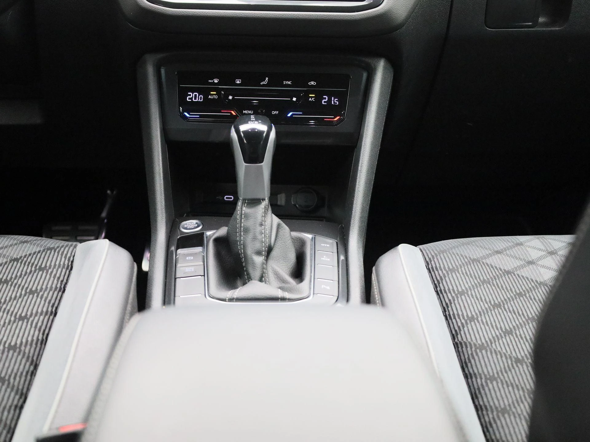 Volkswagen-Tiguan-image-9
