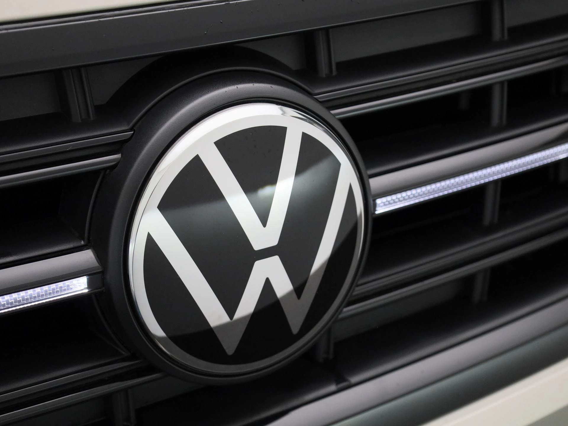 Volkswagen-Touareg-image-49