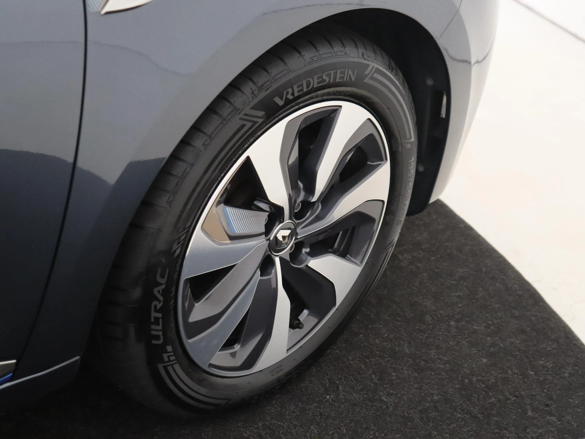 Renault-Clio-image-25