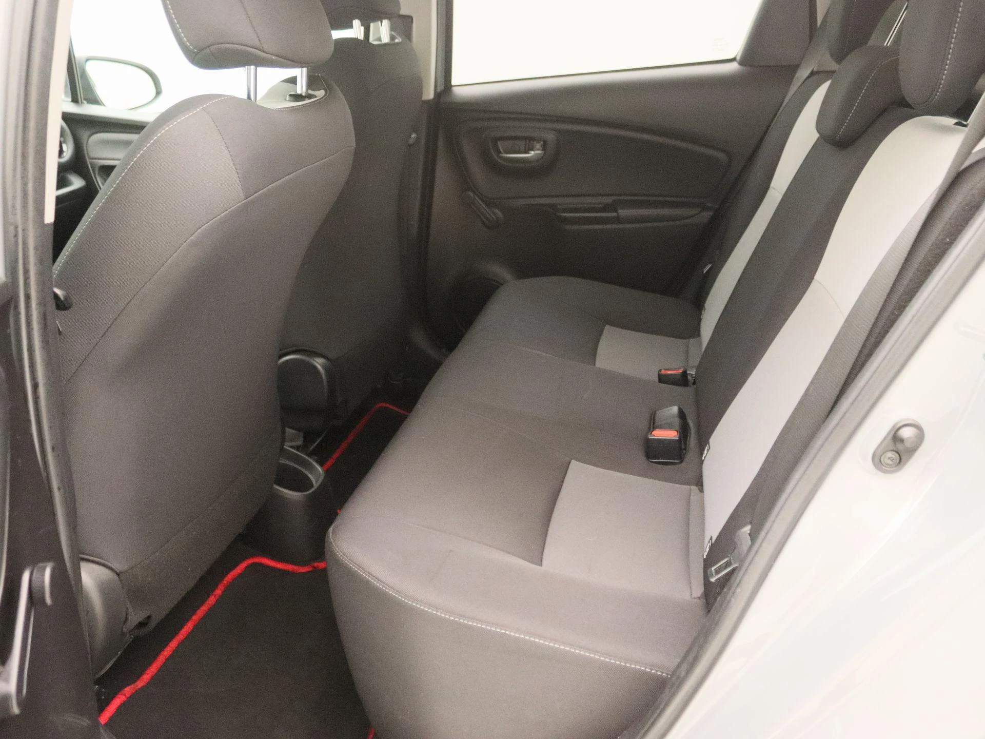 Toyota-Yaris-image-12