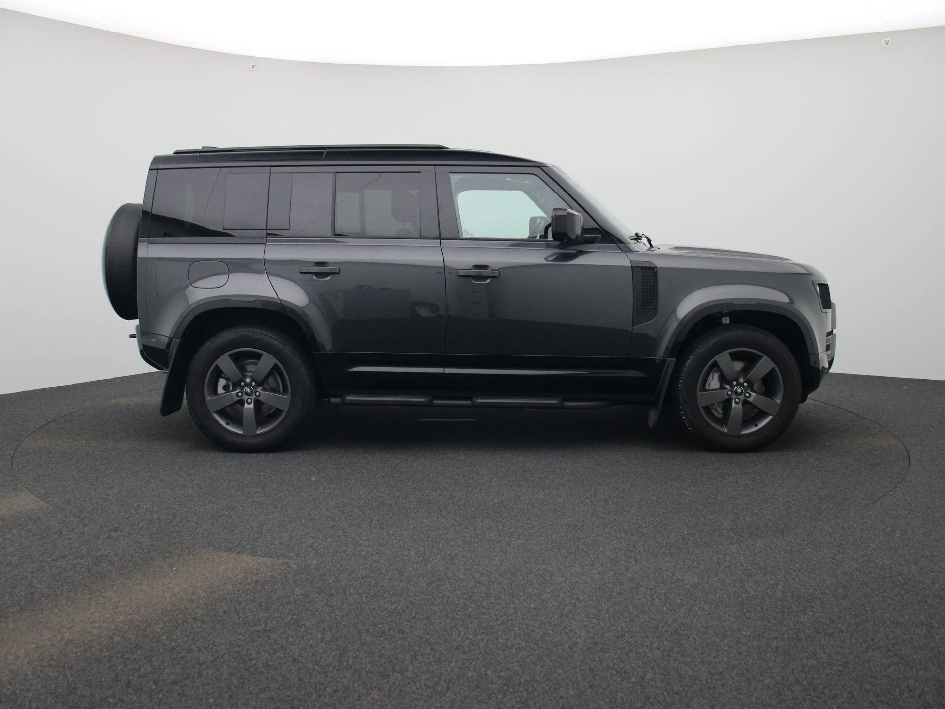 Land Rover-Defender-image-6
