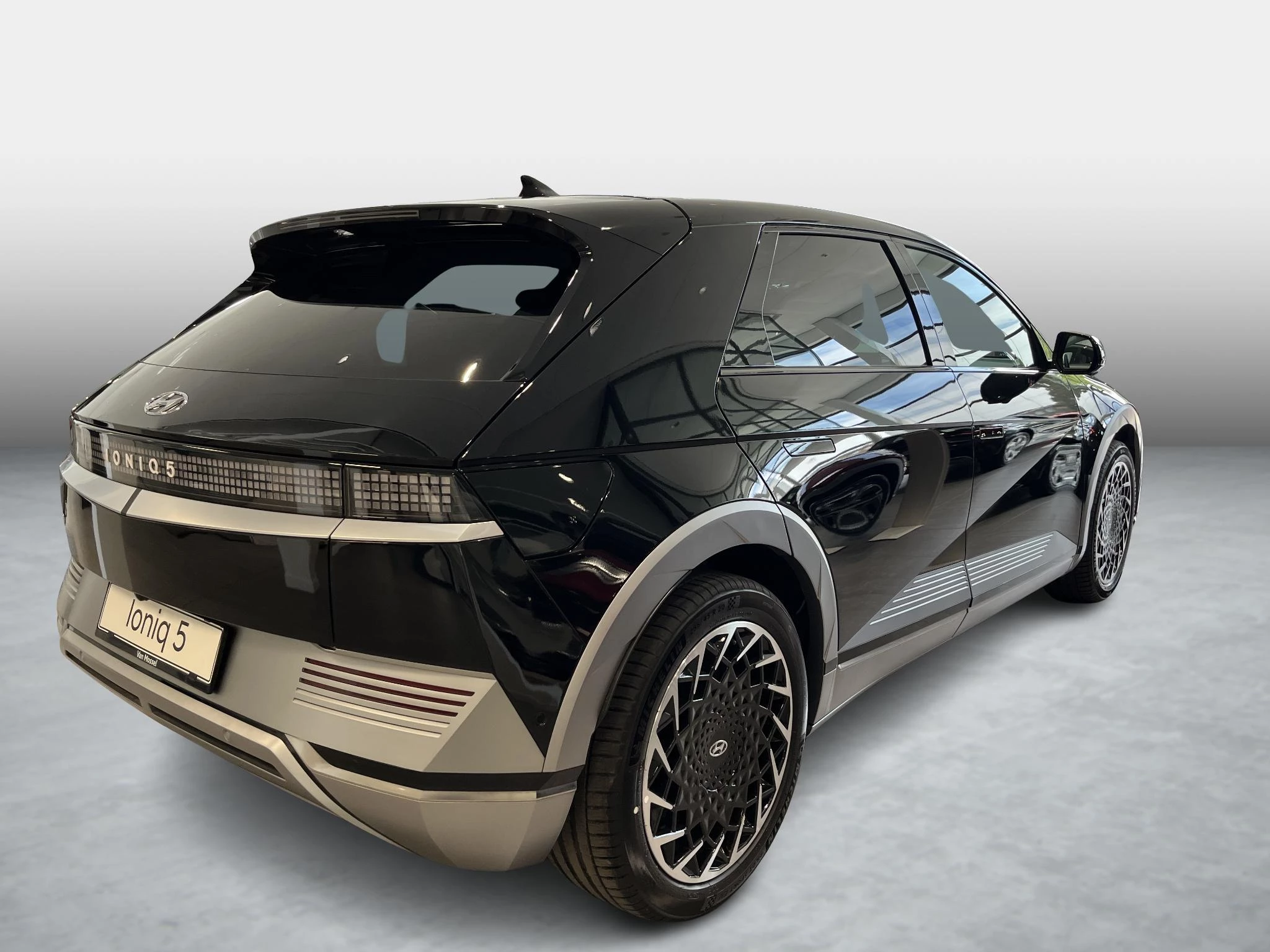 Hyundai-IONIQ 5-image-3