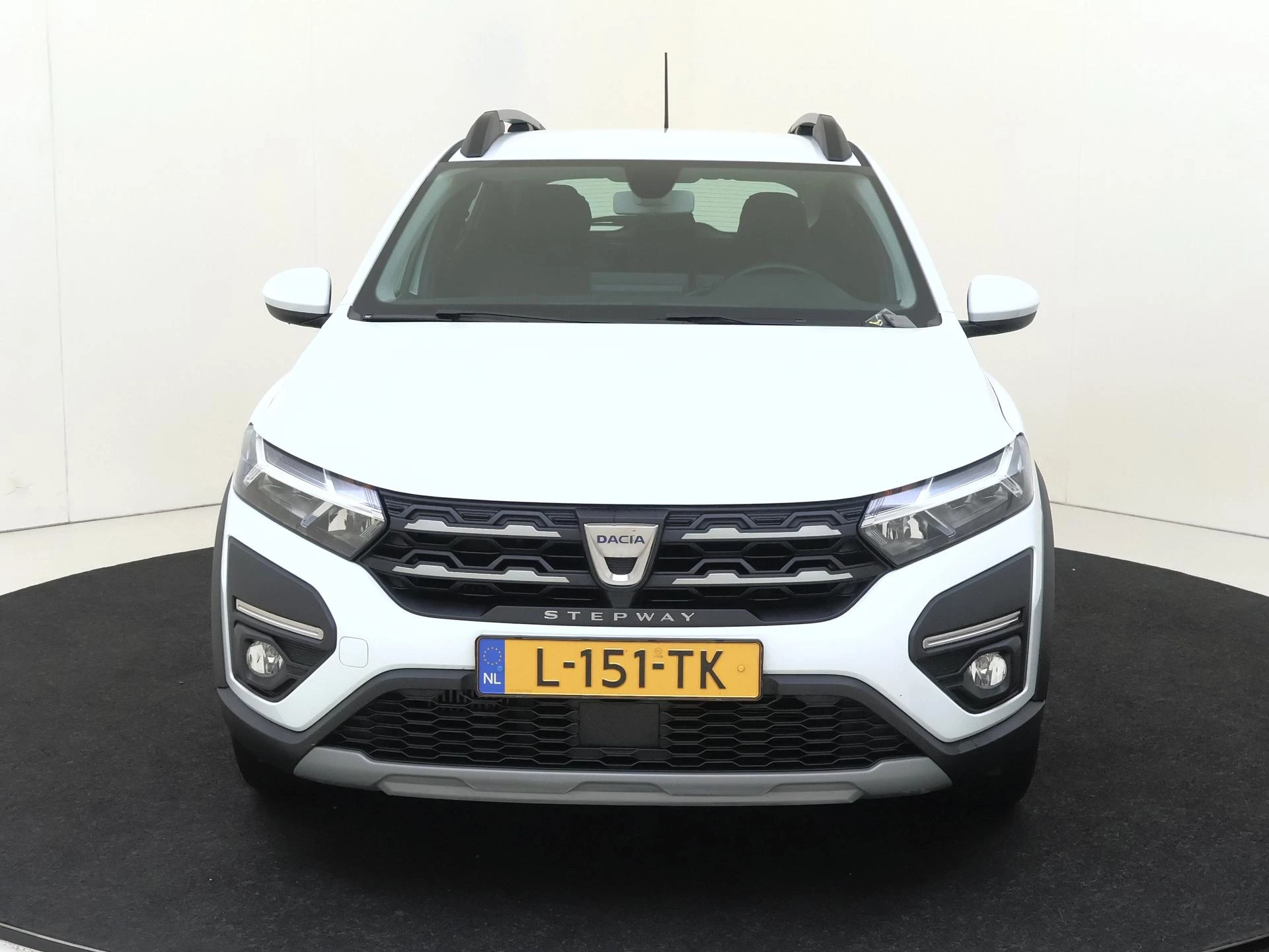 Dacia-Sandero Stepway-image-1