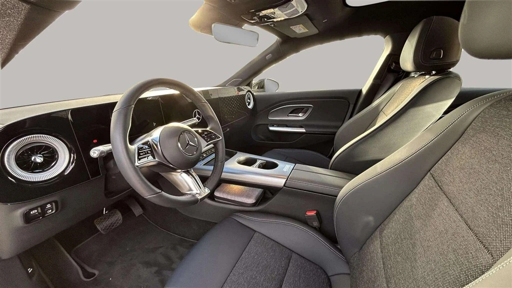 Mercedes-Benz-CLA-image-8