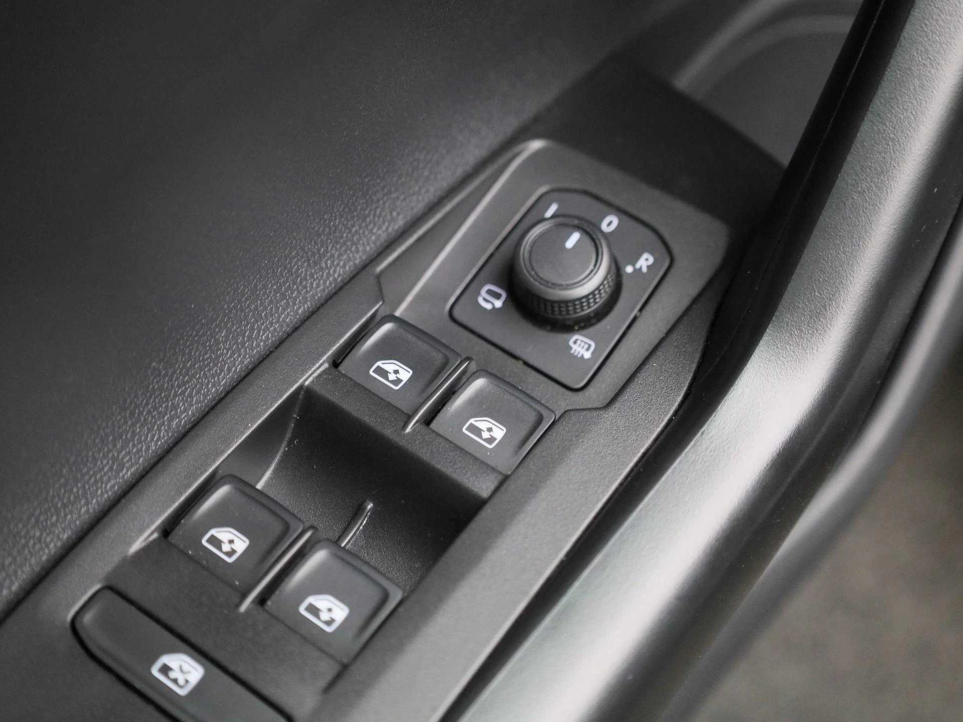 Volkswagen-Polo-image-29