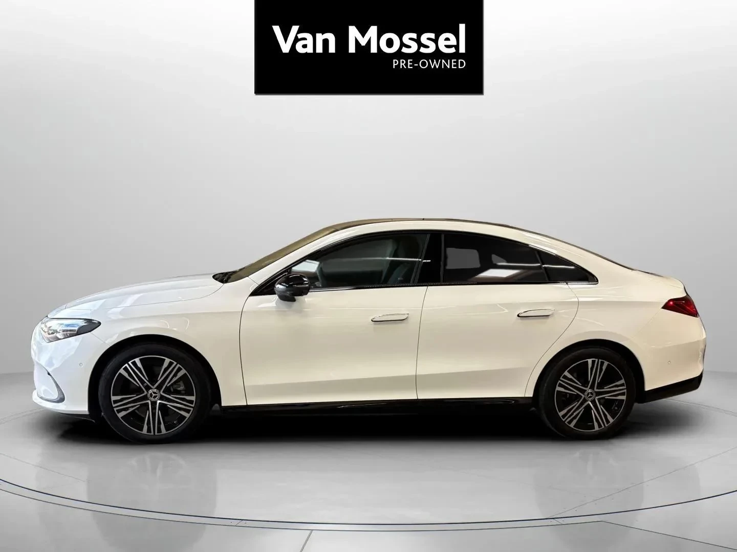 Mercedes-Benz-CLA-image-1