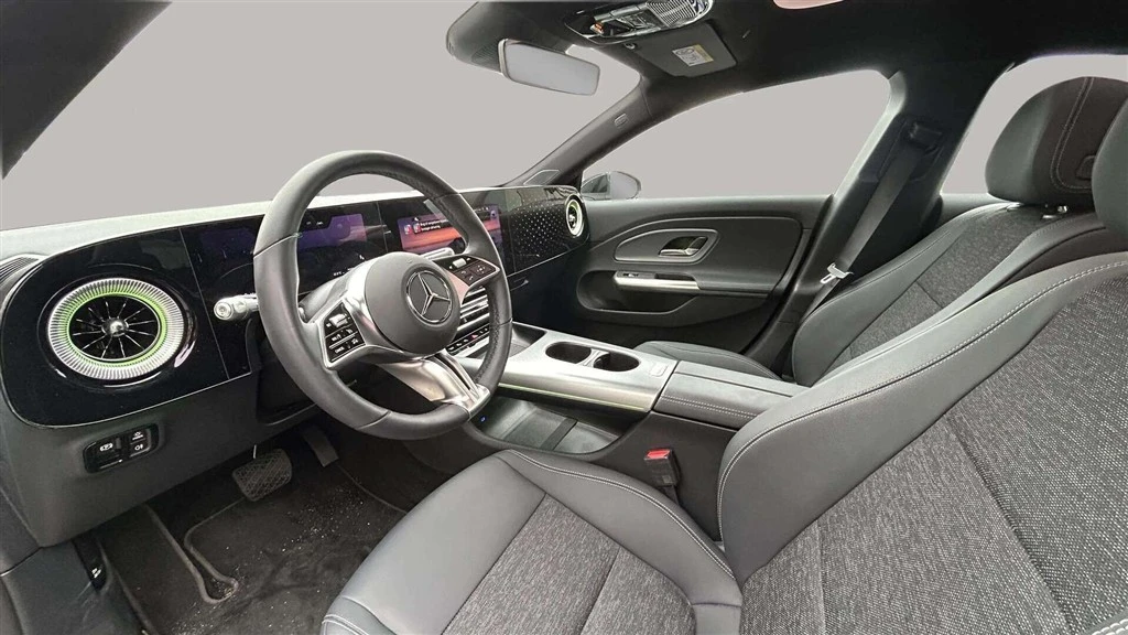 Mercedes-Benz-CLA-image-9