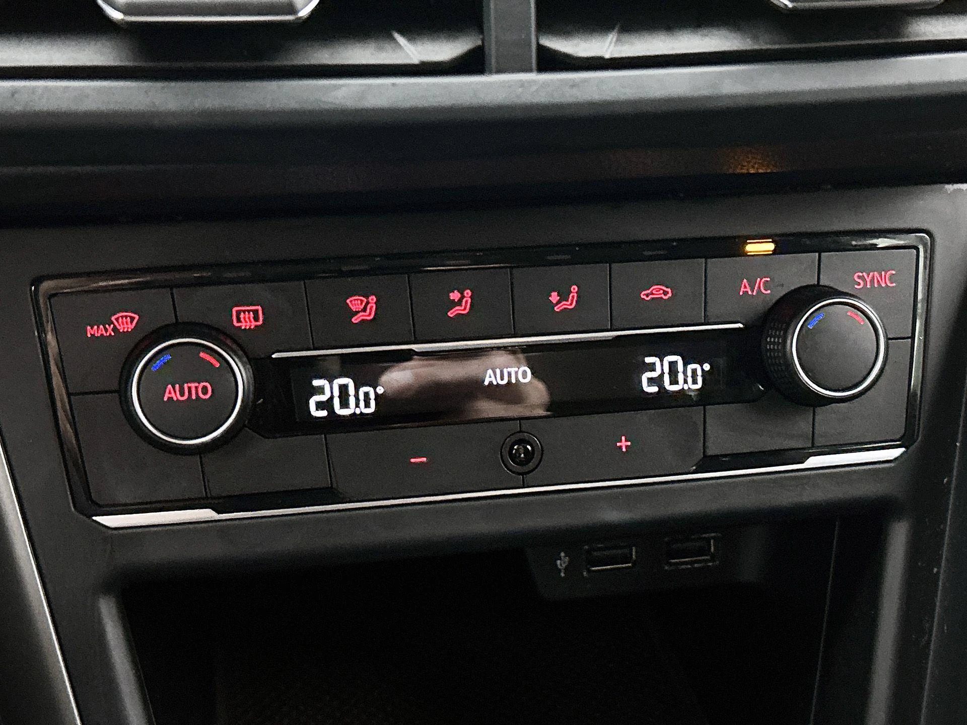 Volkswagen-Polo-image-16