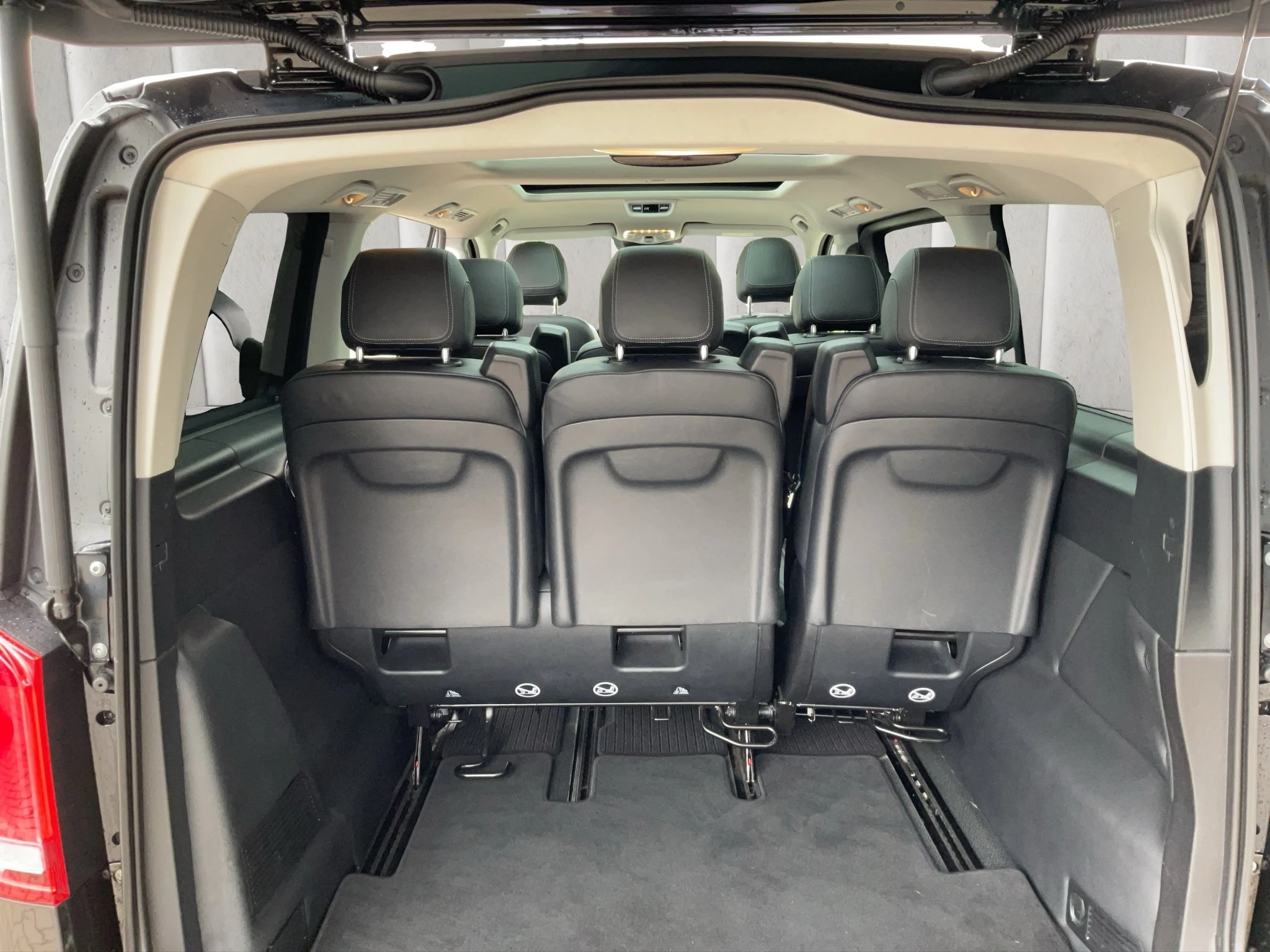 Mercedes-Benz V-Klasse 300 d Avantgarde Edition 4MATIC lang