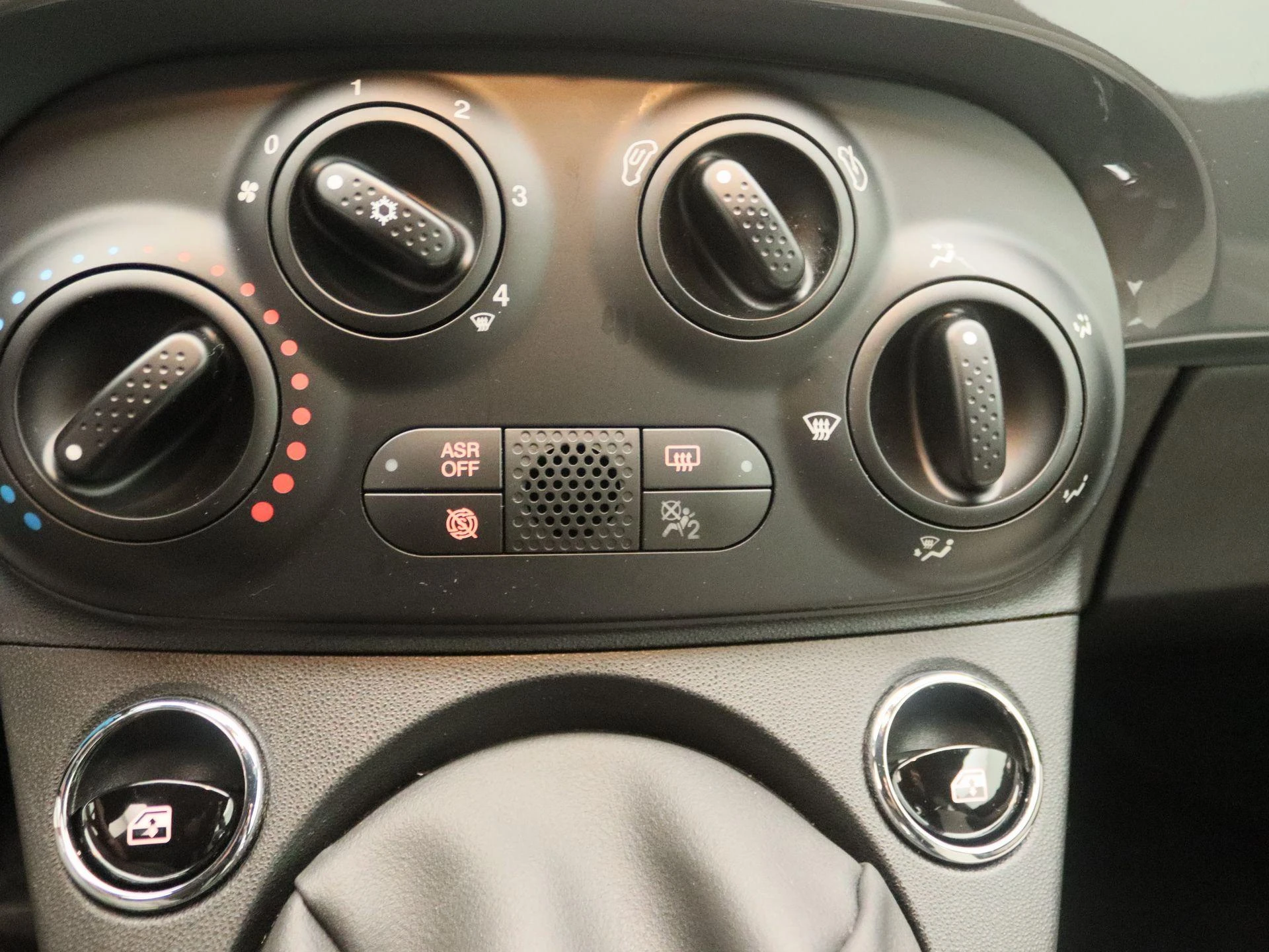 Fiat-500C-image-16