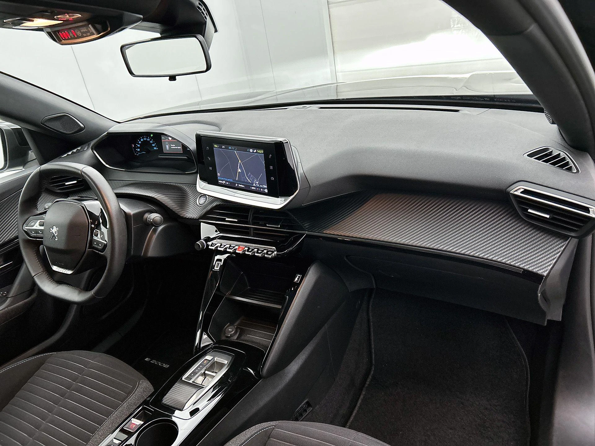 Peugeot-e-2008-image-15