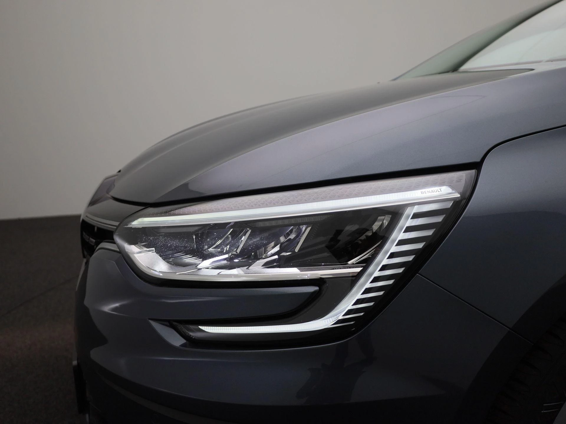 Renault-Mégane Estate-image-14