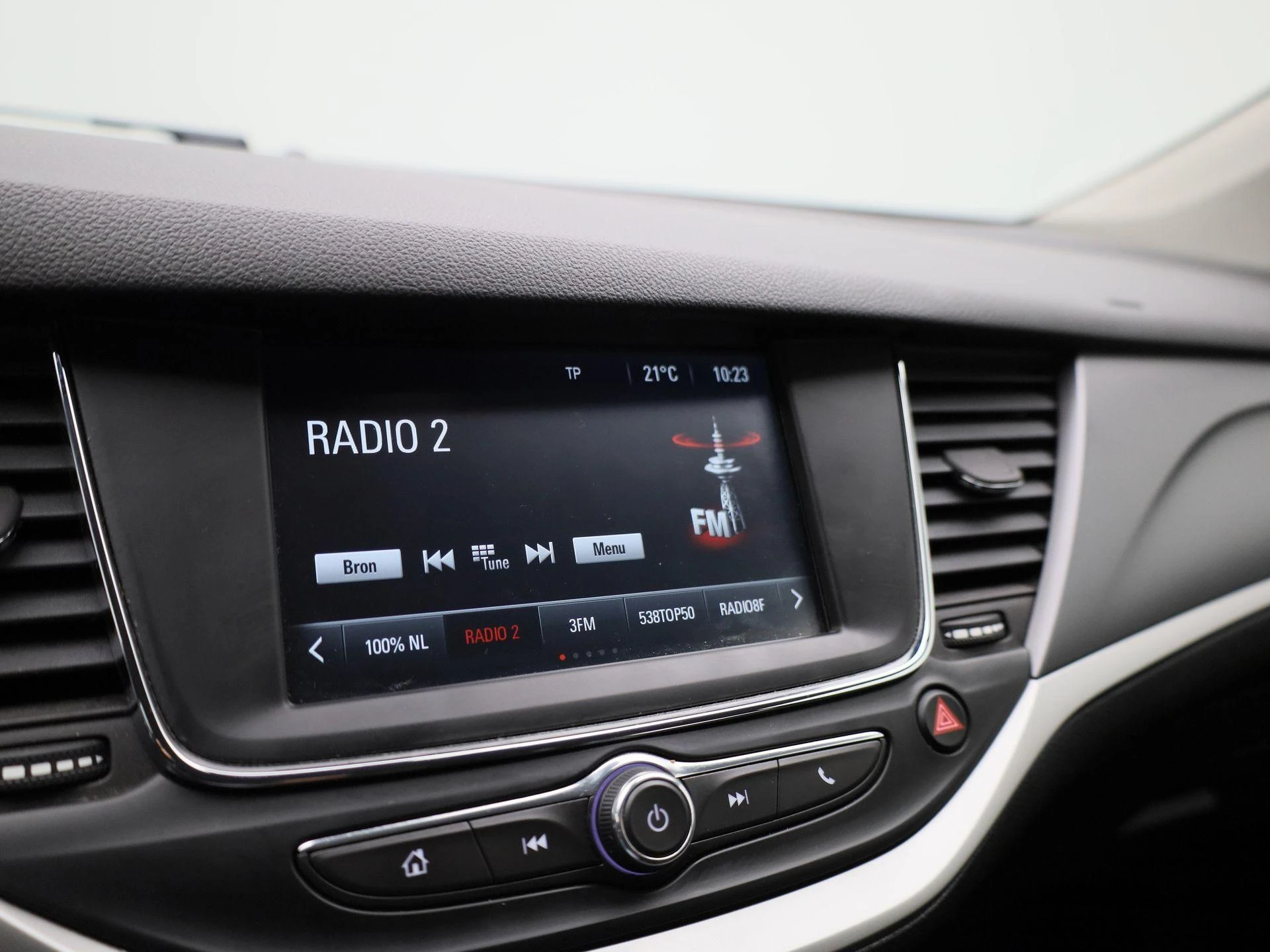 Opel-Astra-image-18