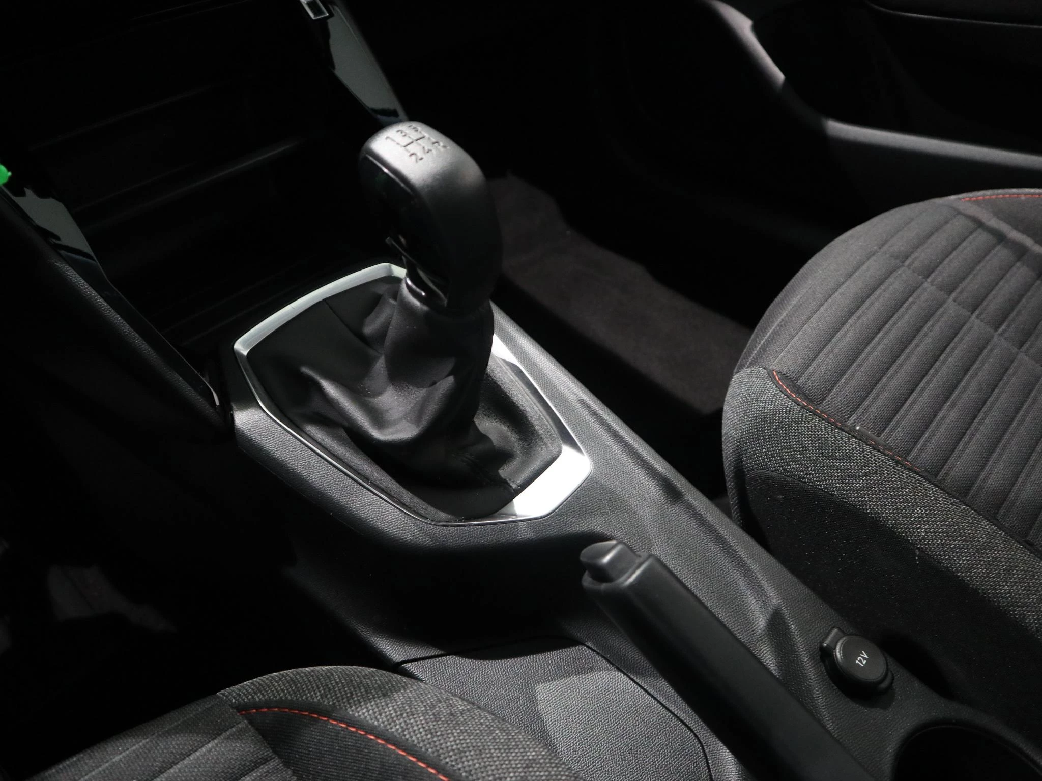 Peugeot-208-image-15