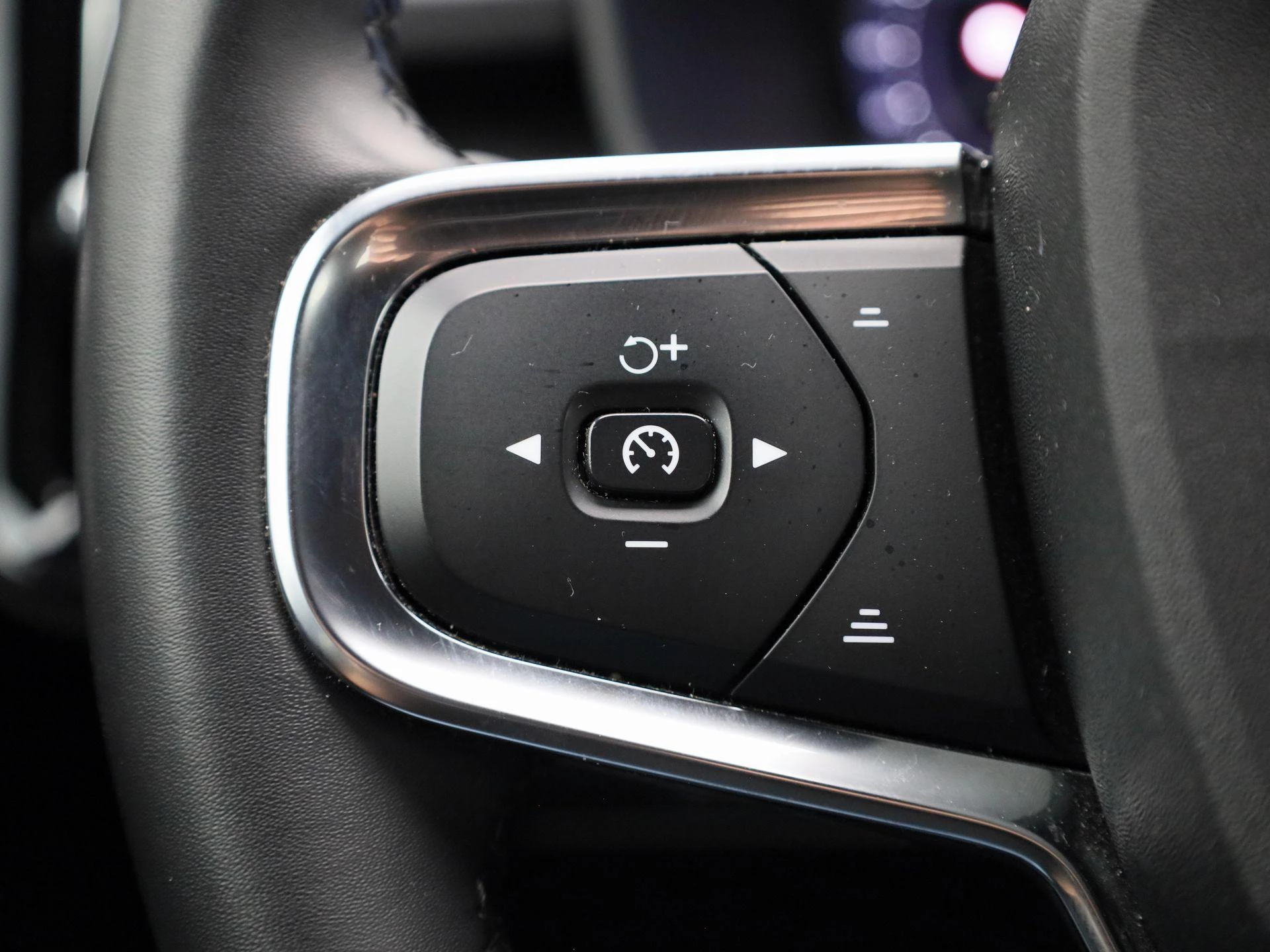 Volvo-XC40-image-16