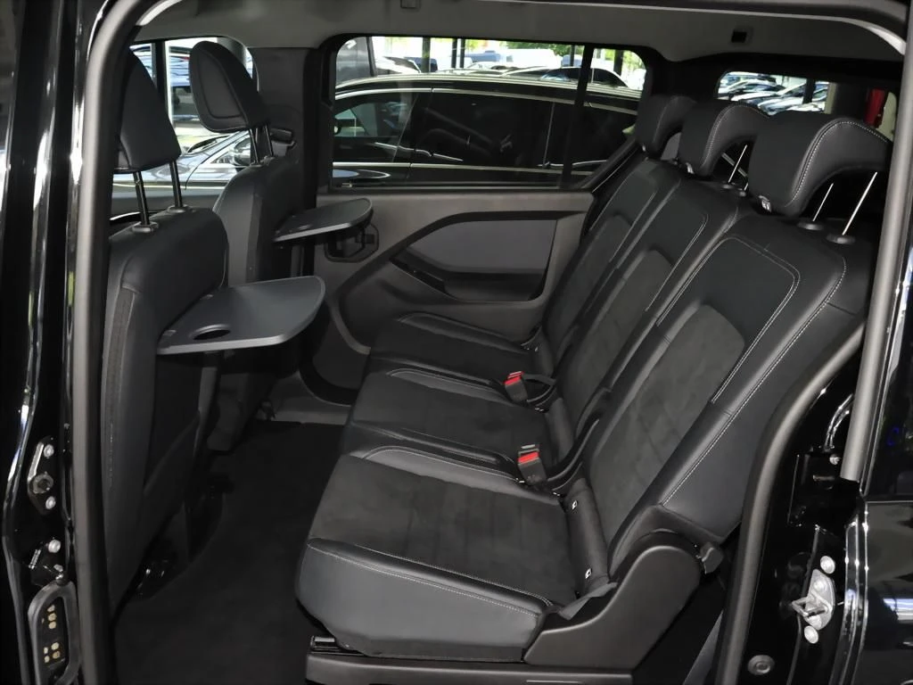 Mercedes-Benz-EQT 200-image-10