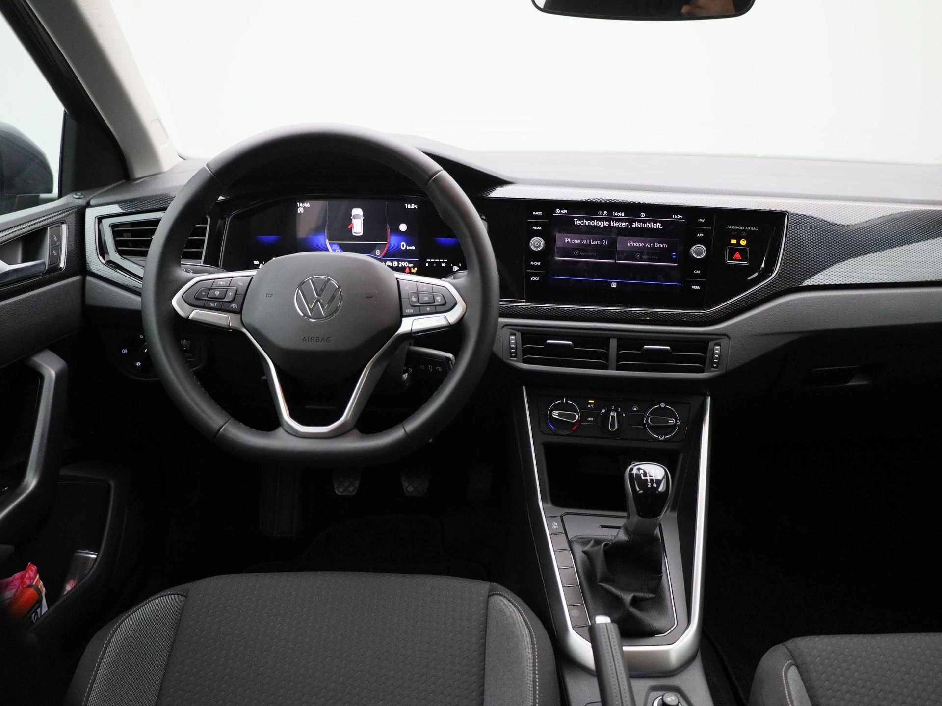 Volkswagen-Polo-image-6