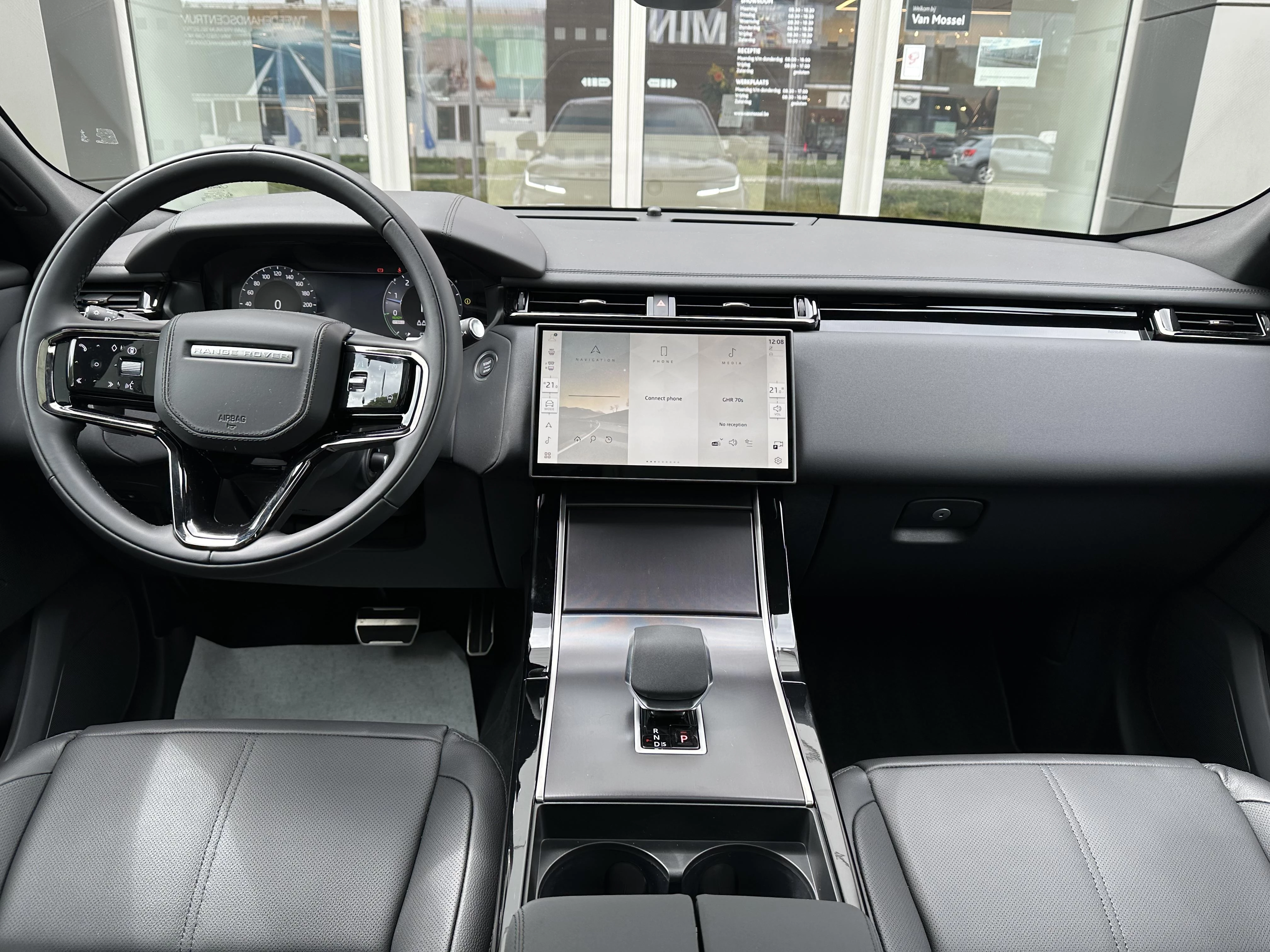 Land Rover-Range Rover Velar-image-14