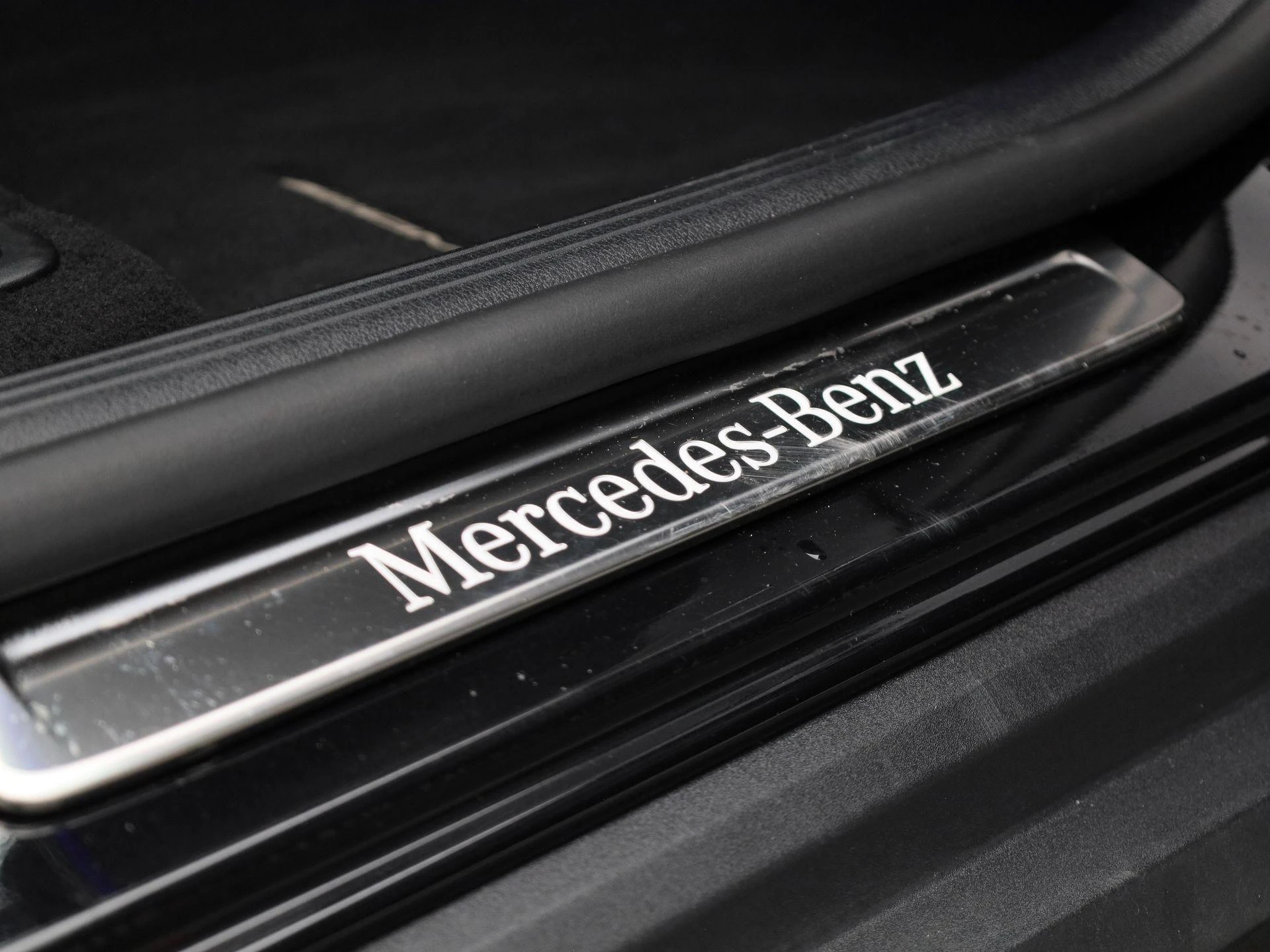 Mercedes-Benz-GLC-image-40