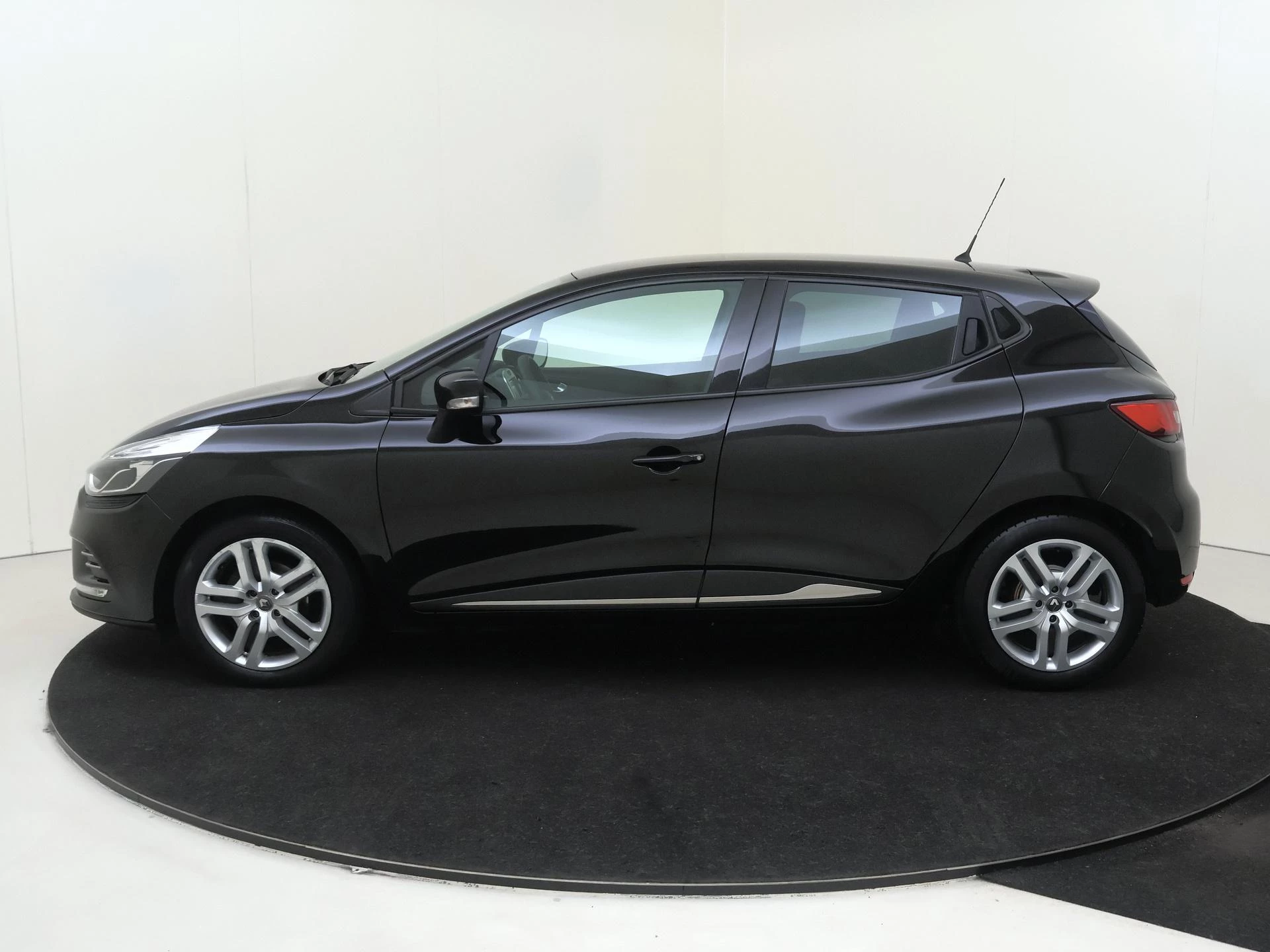Renault-Clio-image-7